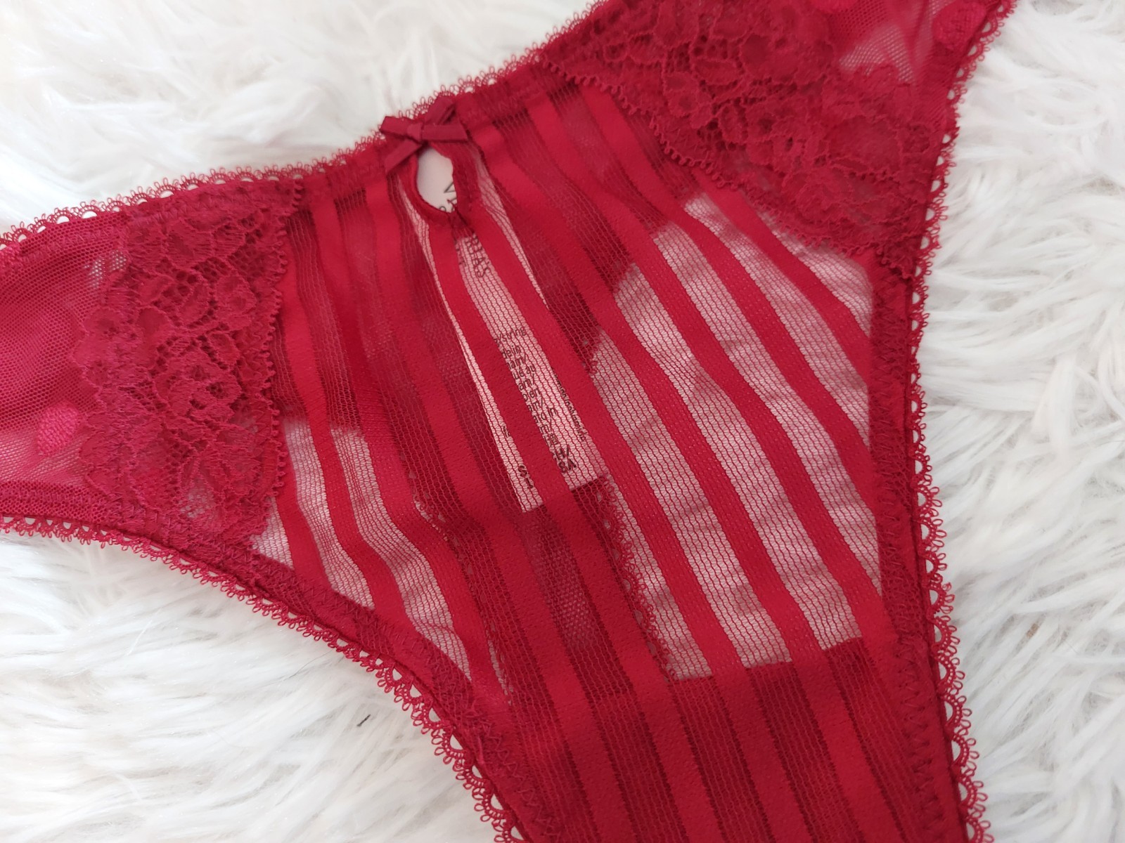 NWT VICTORIA SECRET The Lacie Lacie Sheer Heritage Thong Panty Large (6)