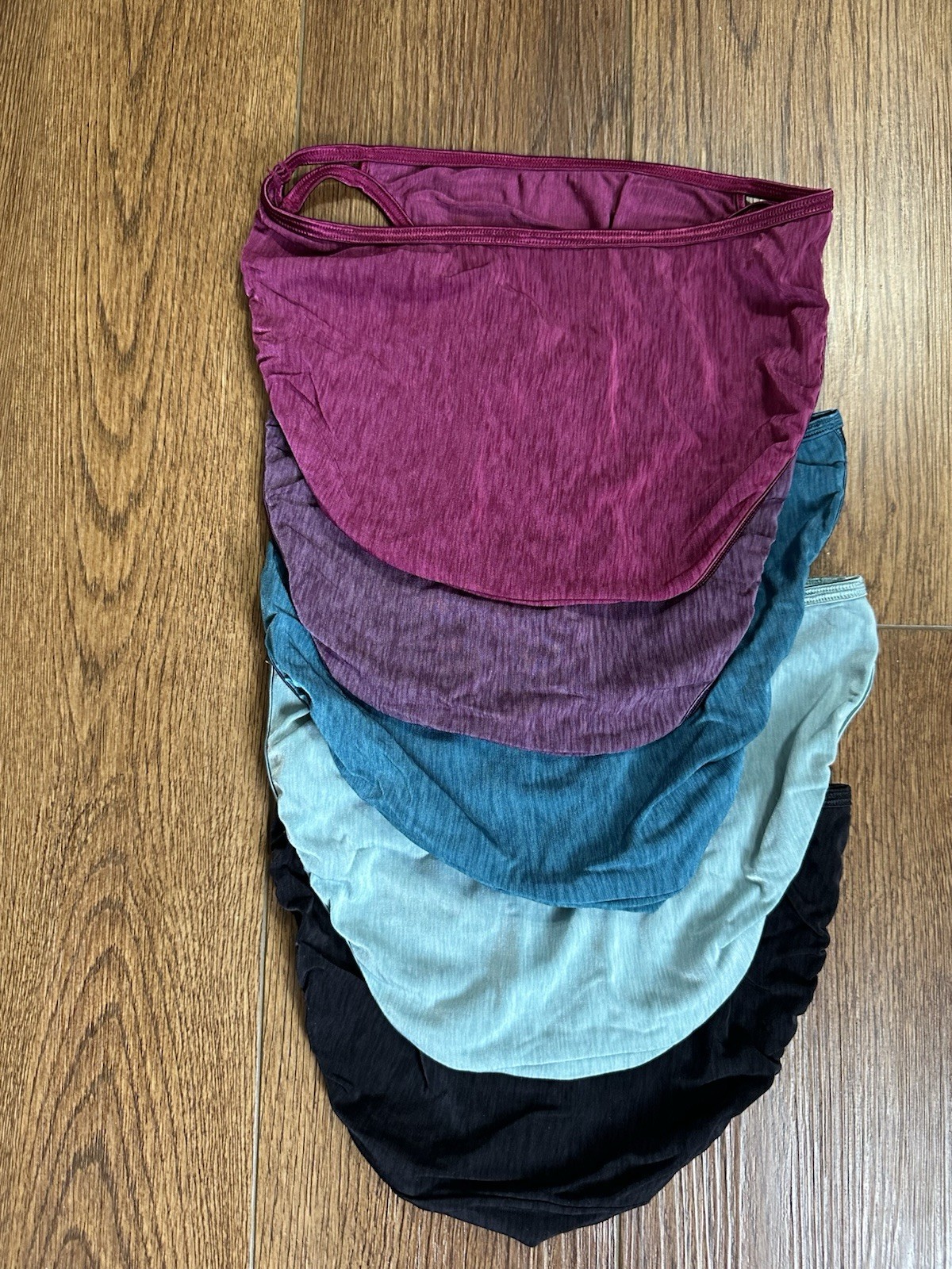 NWOT Vintage (5) Size 5 Vanity Fair Illumination String Bikini Panties 18108