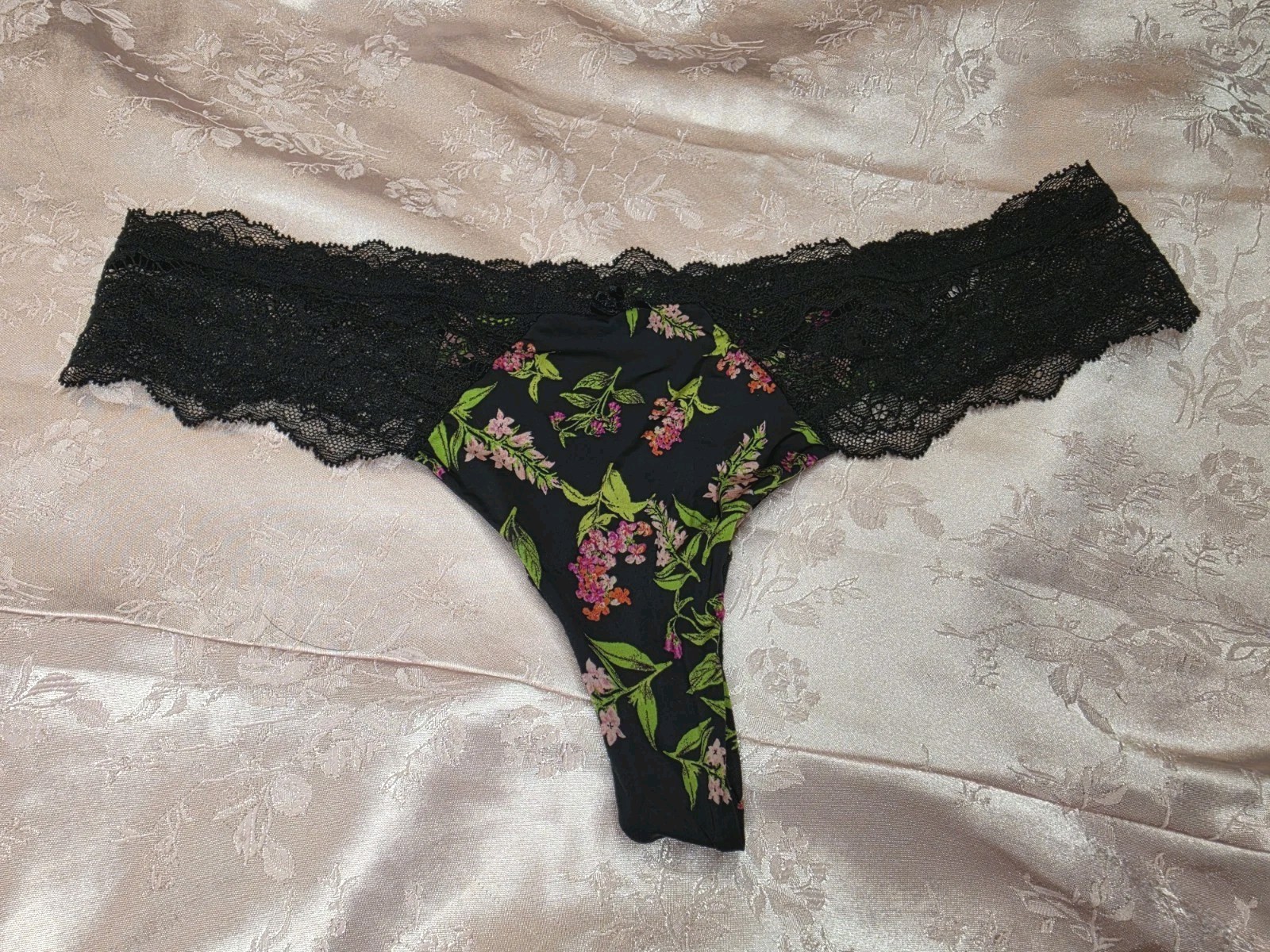 Vintage Hawaiian VICTORIAS SECRET Very Sexy PANTY Bikini LACE Satin Stretch M