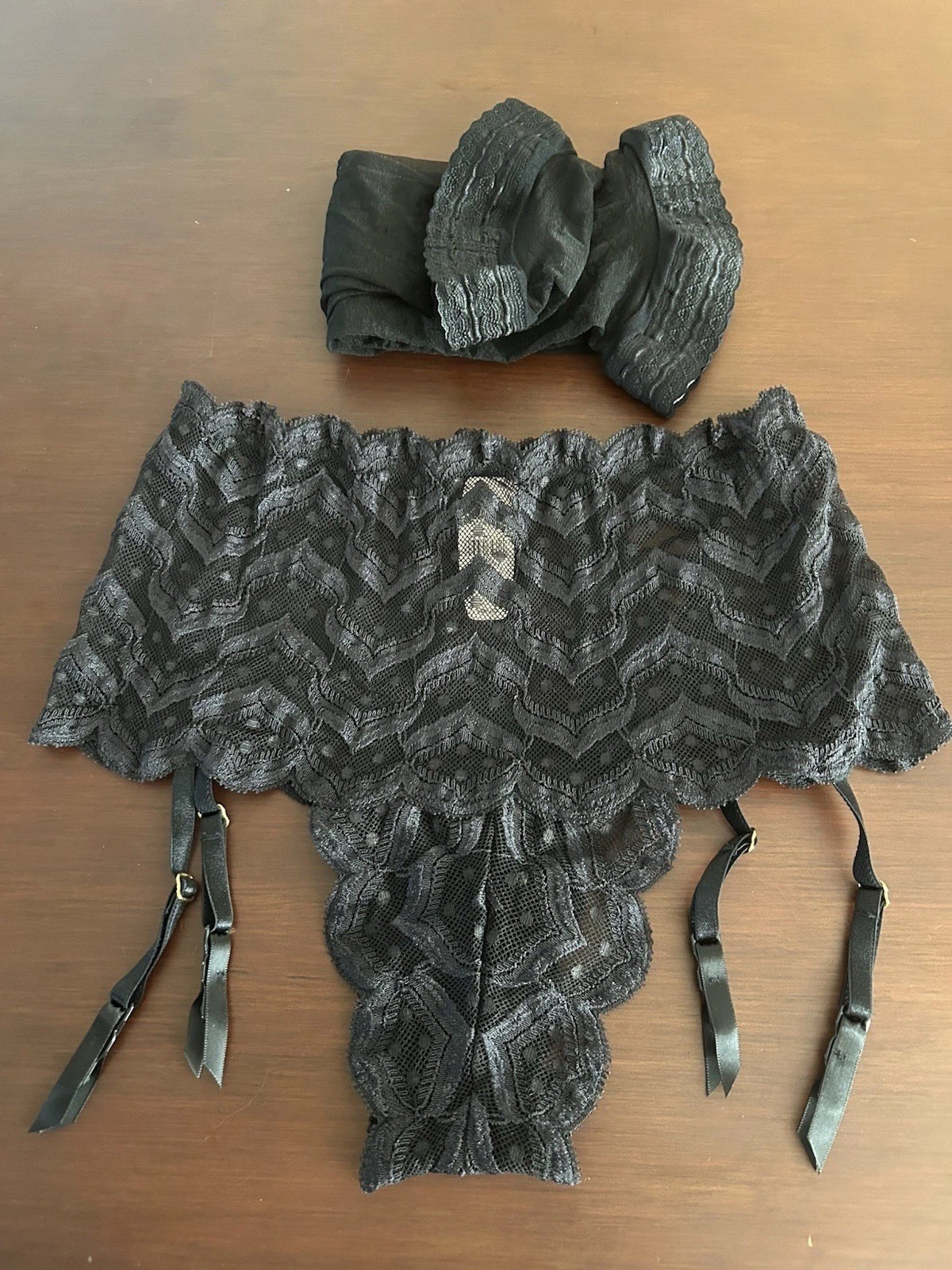 VICTORIA’S SECRET Garter Panty XS/ S Gorgeous Sexy Classic NWT Bonus Stockings