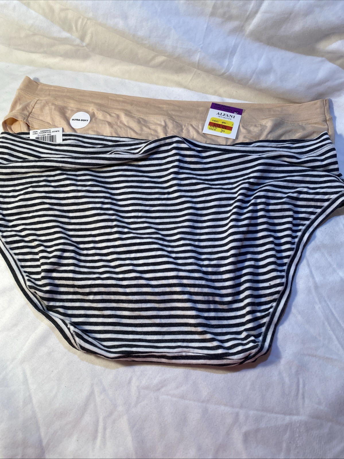 Lot Of 4 Alfani Womens 2X Ultra Soft Bikini Panties 2-Ivory 1-Pink 1-stripe NWT
