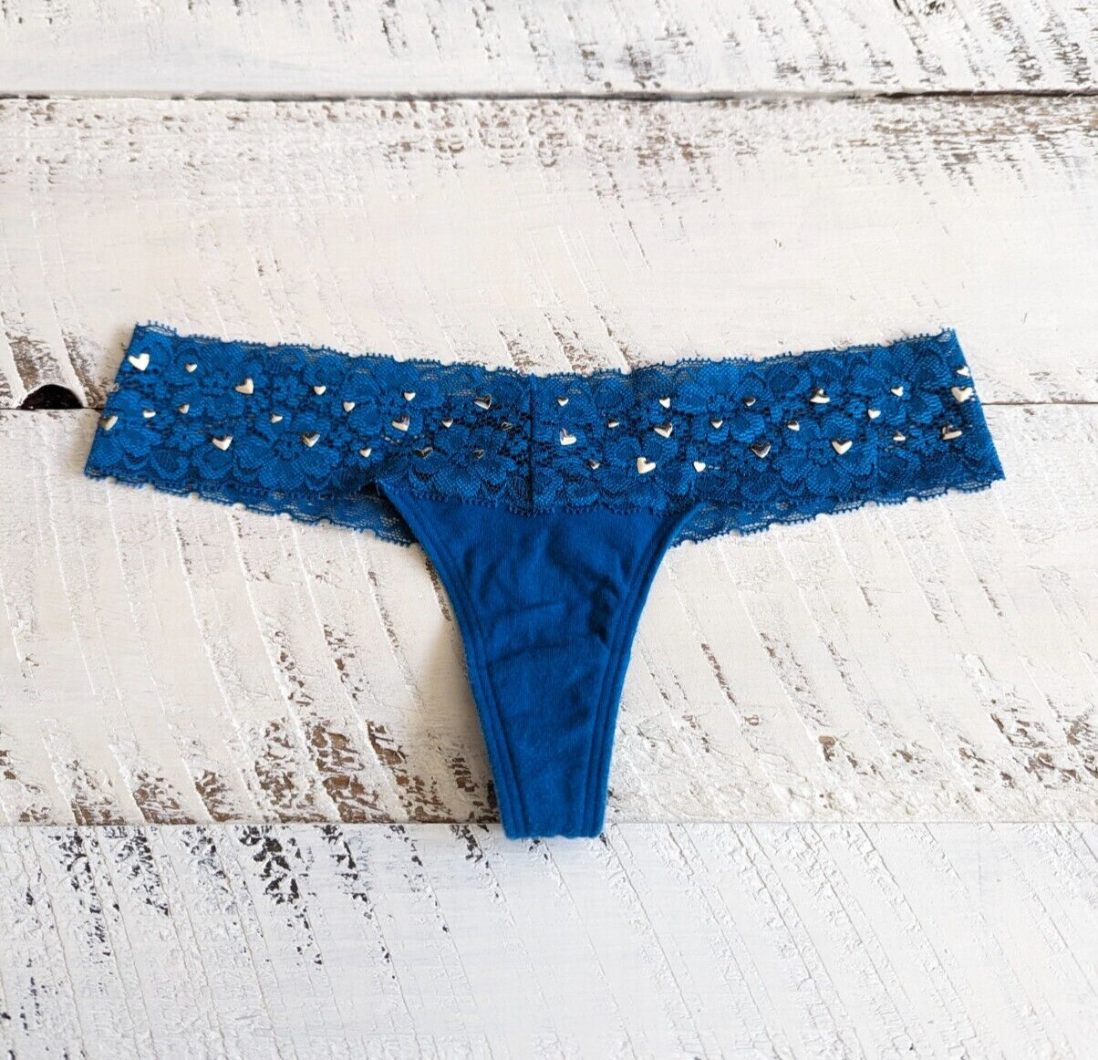 Vntg Victoria’s Secret PINK Size XS Teal & Silver Metal Hearts Lace Waist Thong