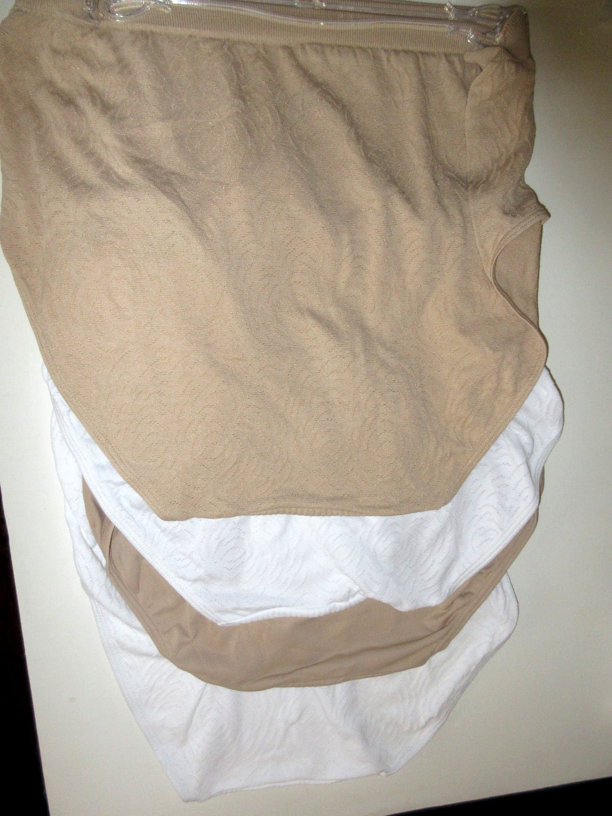 Bali BRIEF Panties 4-Pair Comfort Stretch Nylon seamless White Beige women ~ 8/9