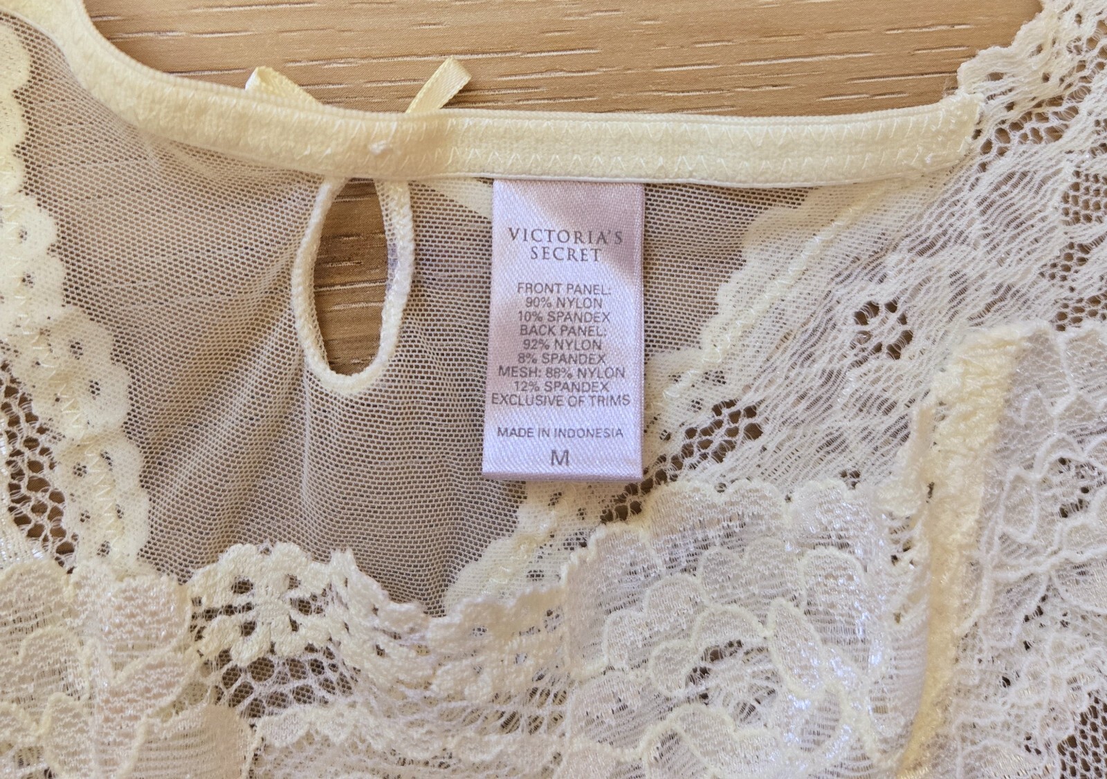 Vintage Victoria’s Secret Sheer Yellow Lace Mesh Keyhole Tanga Panties Bow M