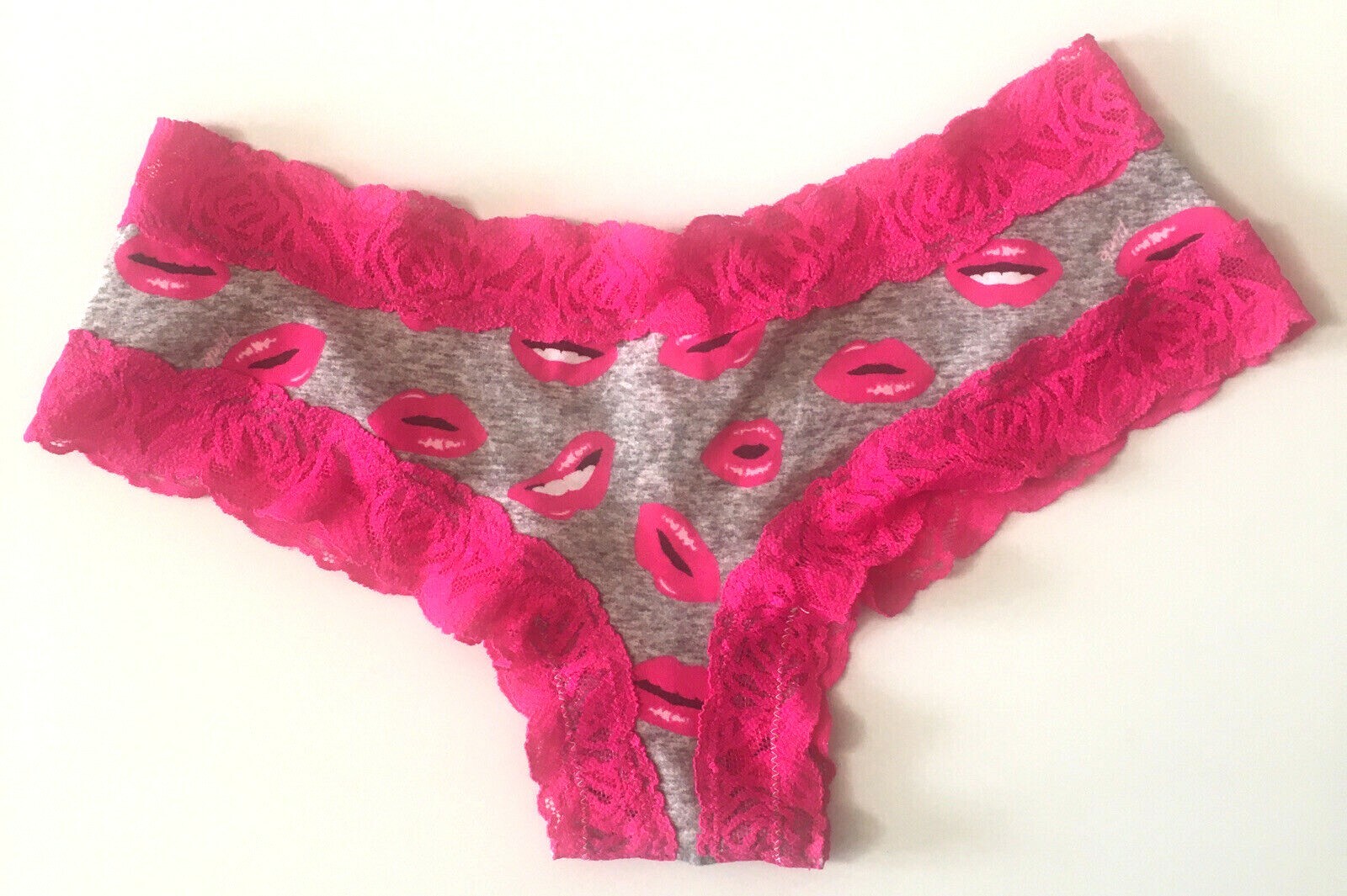 Victorias Secret PINK Cheeky Panties Size S Sexy Hot Lips Mouth Pink Lace Trim
