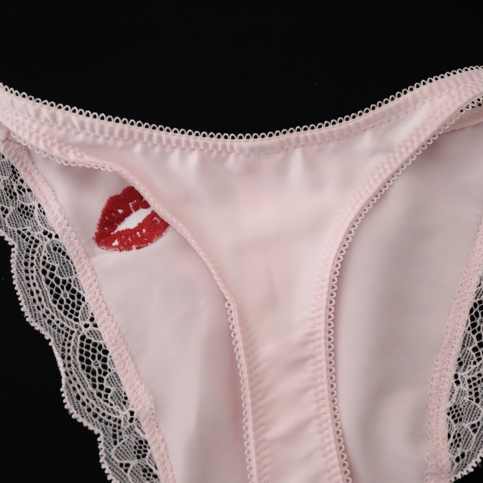 Victoria’s Secret Tease Satin Kiss High Leg Thong V-String Panty S M