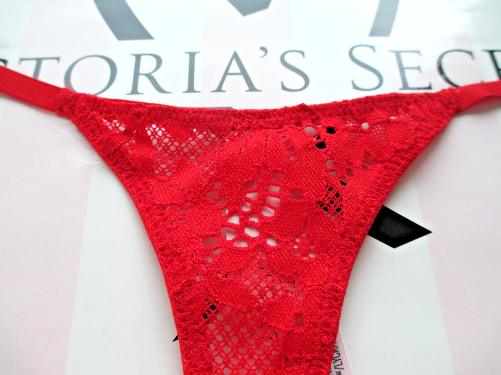 VICTORIA’S SECRET DREAM ANGELS Thong Panty XL Red NWT Lace VS Hardware Heart