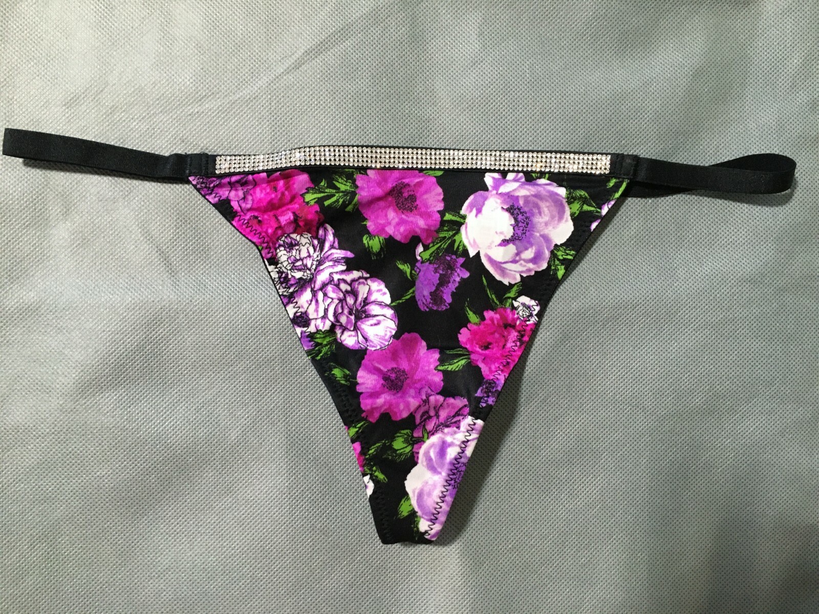 NWT Victoria’s Secret Very Sexy Bombshell Shine V- String Panty XL Purple Floral