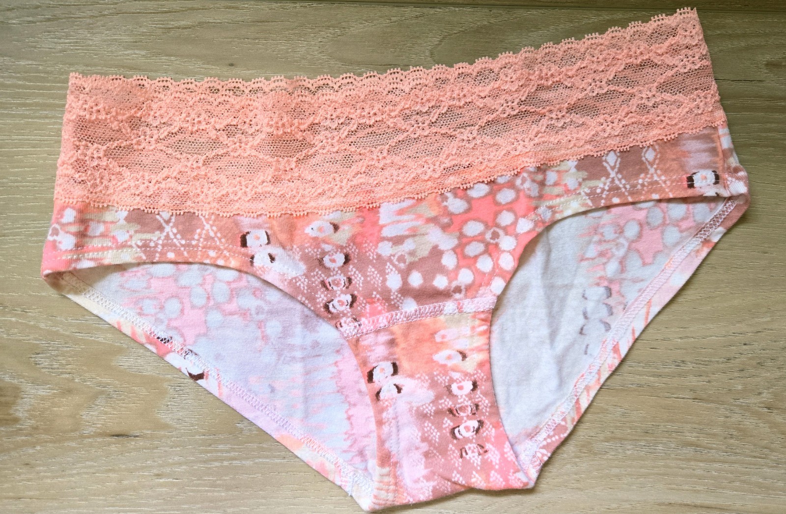 Vintage Victoria’s Secret Abstract Cotton Lace Waist Low Hiphugger Panties XS