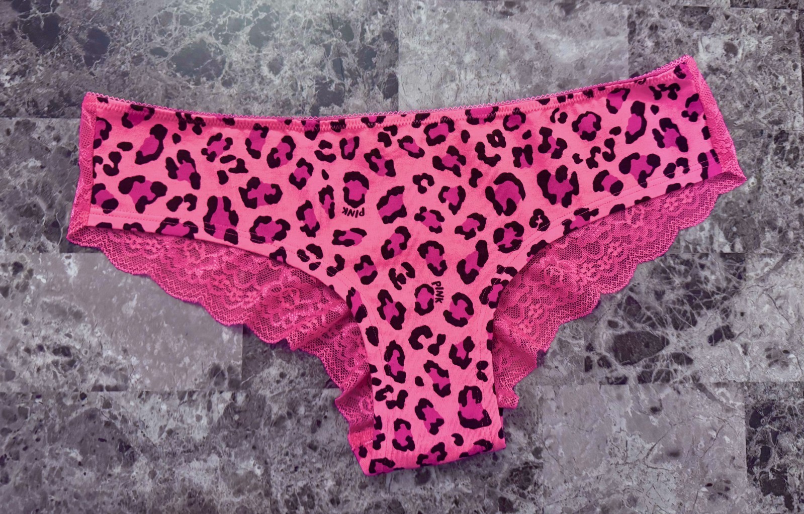 NWT VICTORIA’S SECRET PINK M LEOPARD LACE VINTAGE RARE CHEEKY HIPSTER PANTIES
