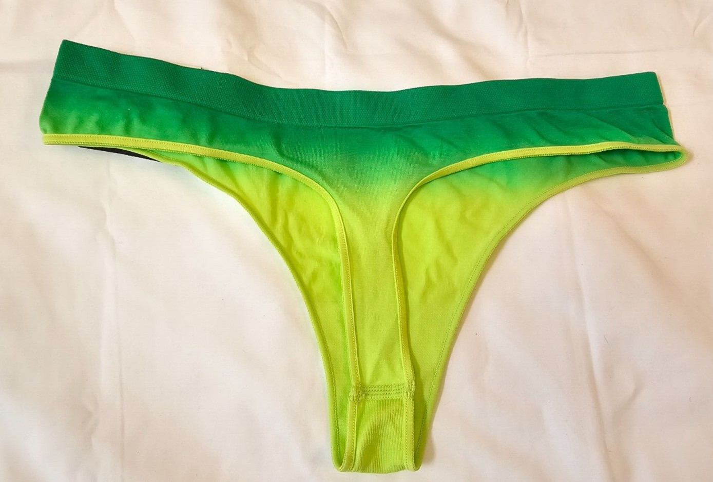 No Boundaries Women’s Seamless Thong Panties Size 2XL Green Ombre New
