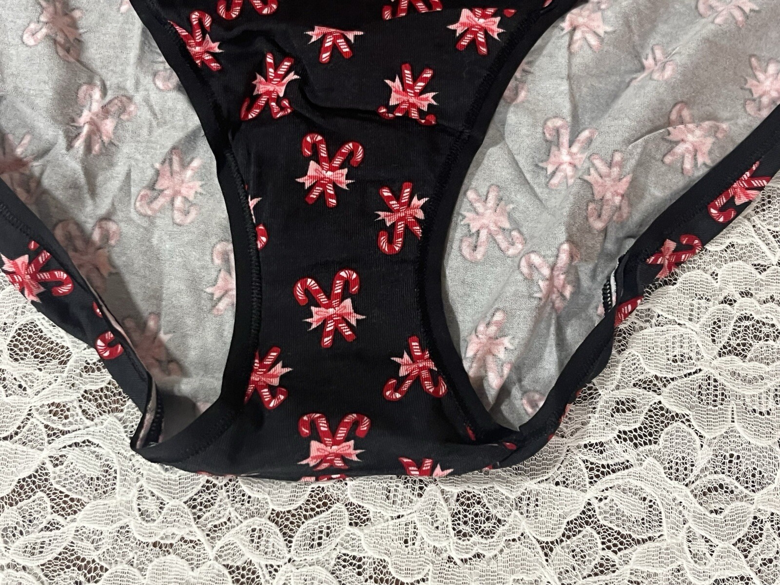 Victoria’s Secret Brief Black Candy Cane Panties Logo Waist Size Large