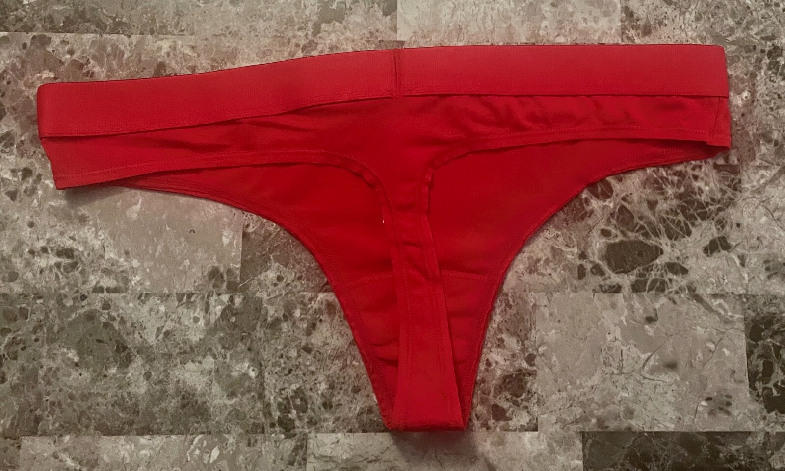 NWT VICTORIA’S SECRET RED RHINESTONE SHINE PATCH THICK WAISTBAND THONG PANTIES