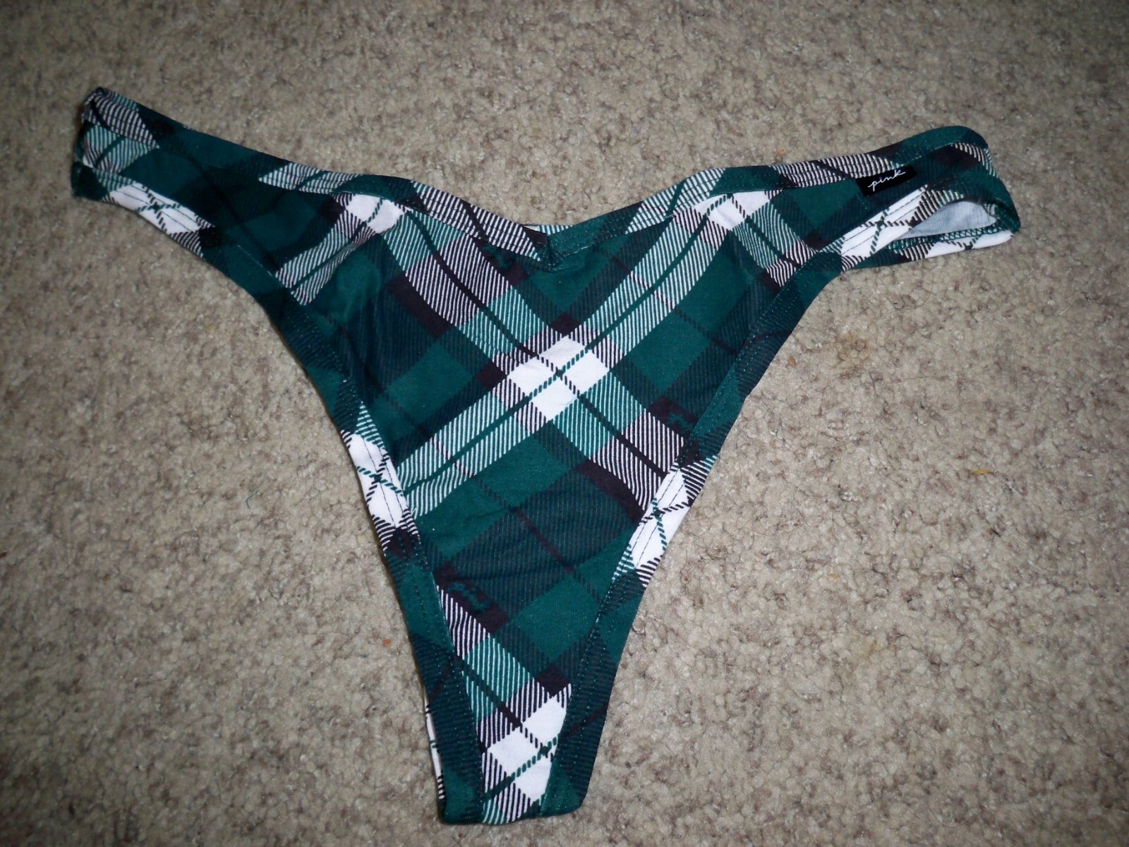 VICTORIA’S SECRET THONG HOLIDAY PLAID GREEN BLACK WHITE LARGE NEW