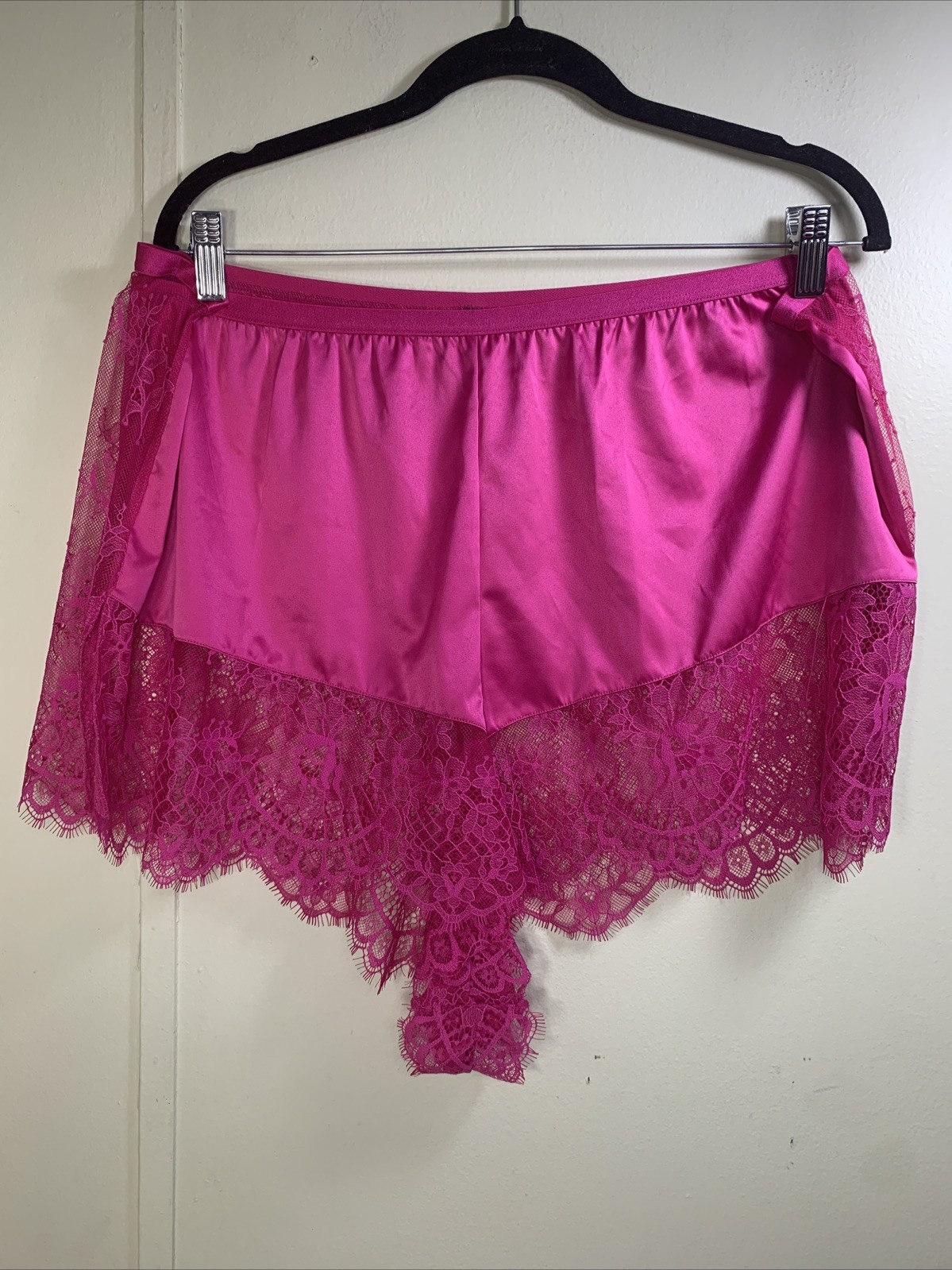 Torrid Panties Plus Size 3 XXL Satin Front Full Flutter Lace Back HOT Fuchsia