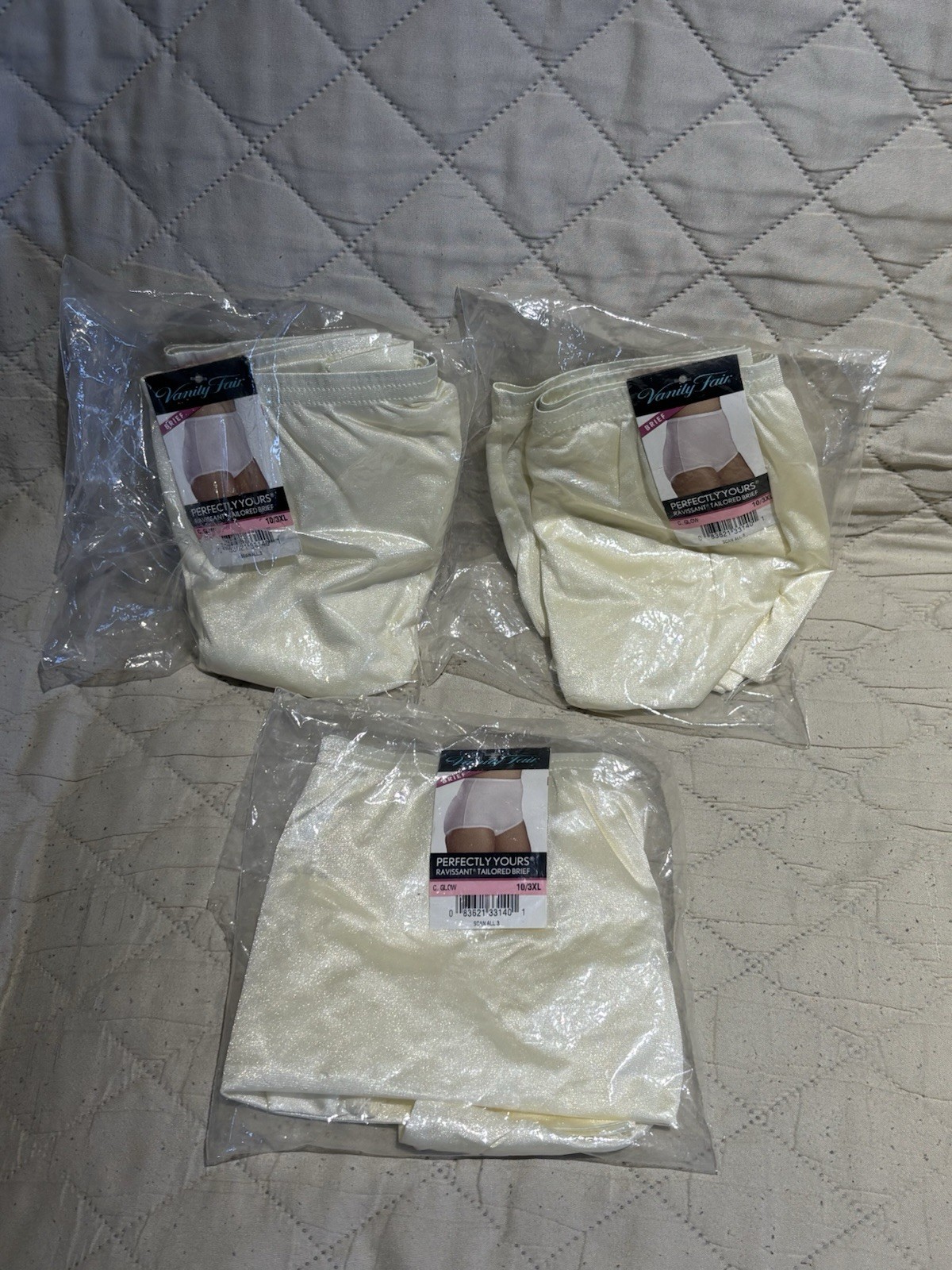 3 Vanity Fair Women’s 15712 Perfectly Yours Ravissant Brief Candle Glow 10/3XL