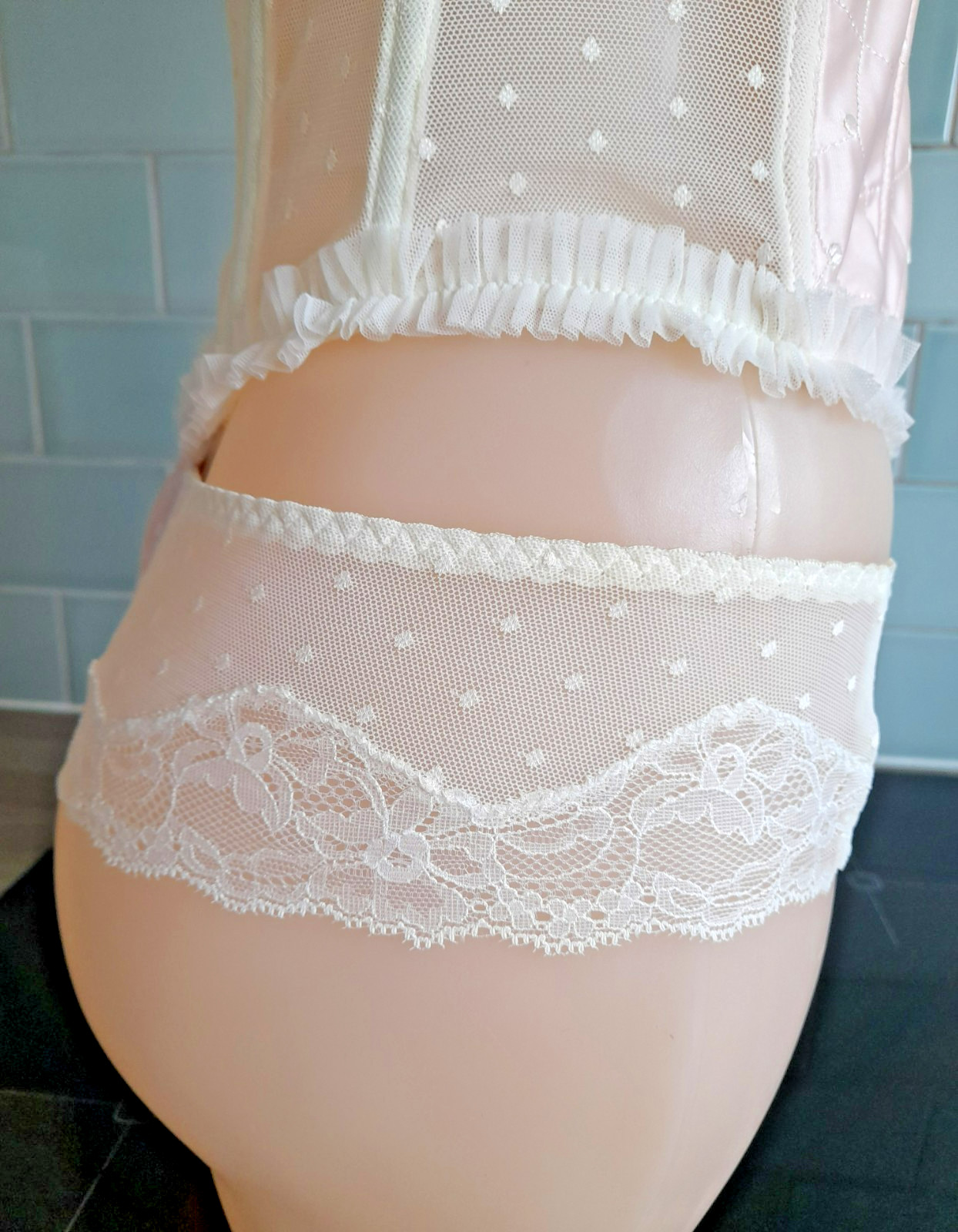 Passionata “Sofia” Sheer Peach/cream Lace/Spotted Thongboy S