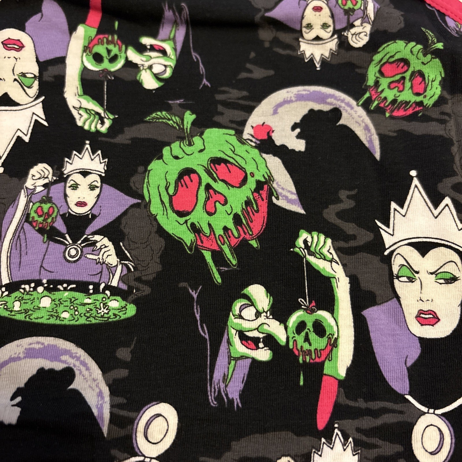 Torrid DISNEY 💜 VILLAINS POISON APPLE Black Cheeky Panty Size 2 18/20 NWT NIP