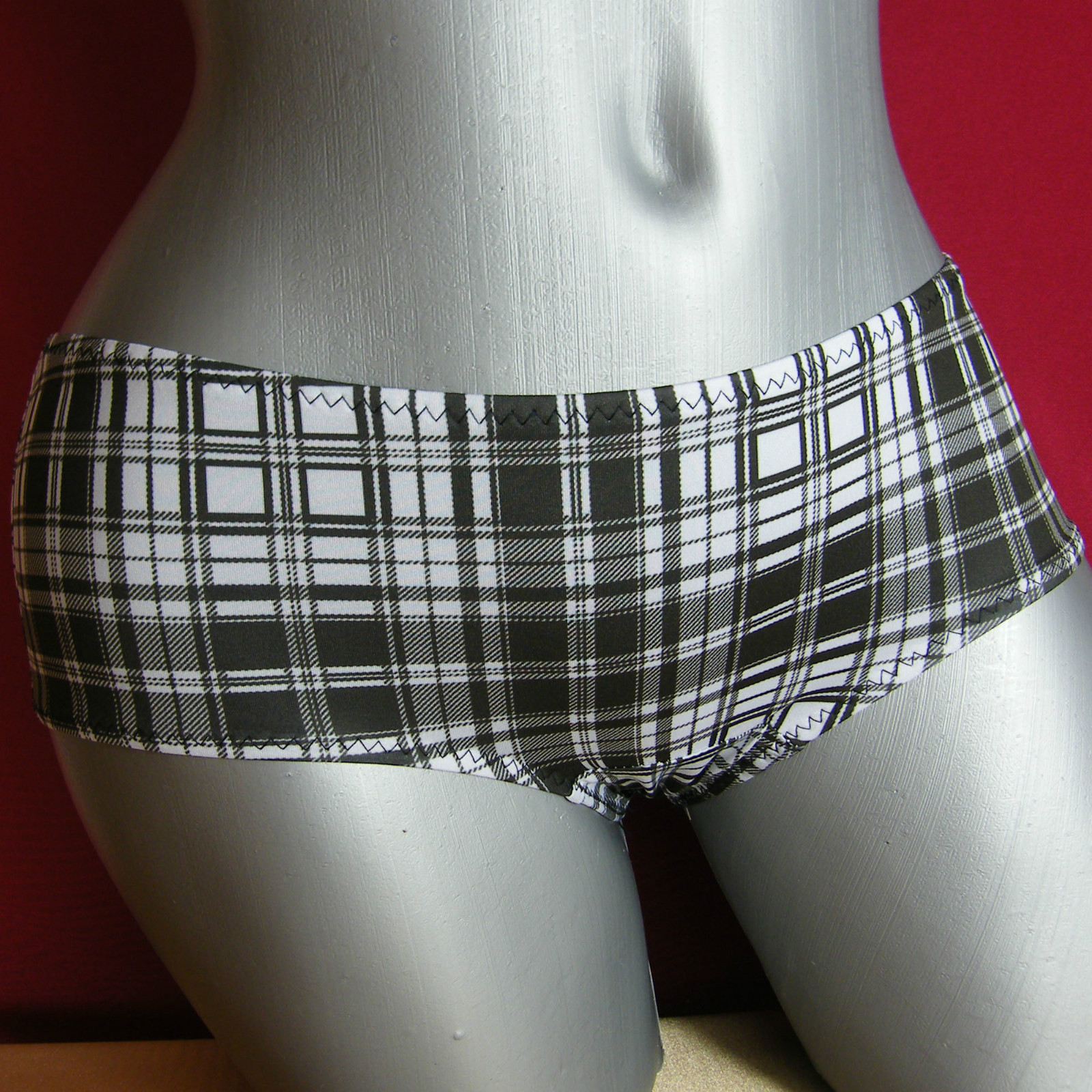 Women’s panties briefs-checked-size 36/38 40/42 44/46