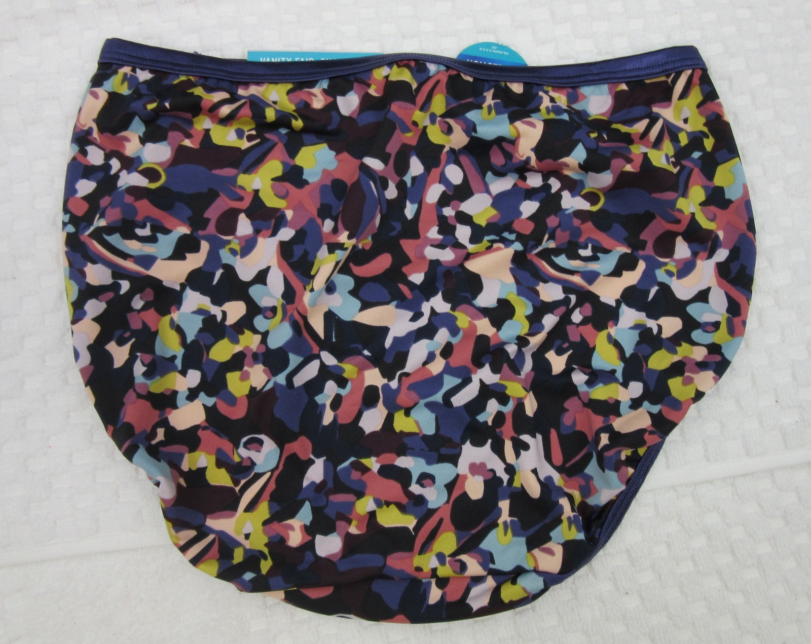 NWT set/3 VANITY FAIR ILLUMINATION HI CUT 13108 FEEL CUTE PARADISE COSMO GARDEN