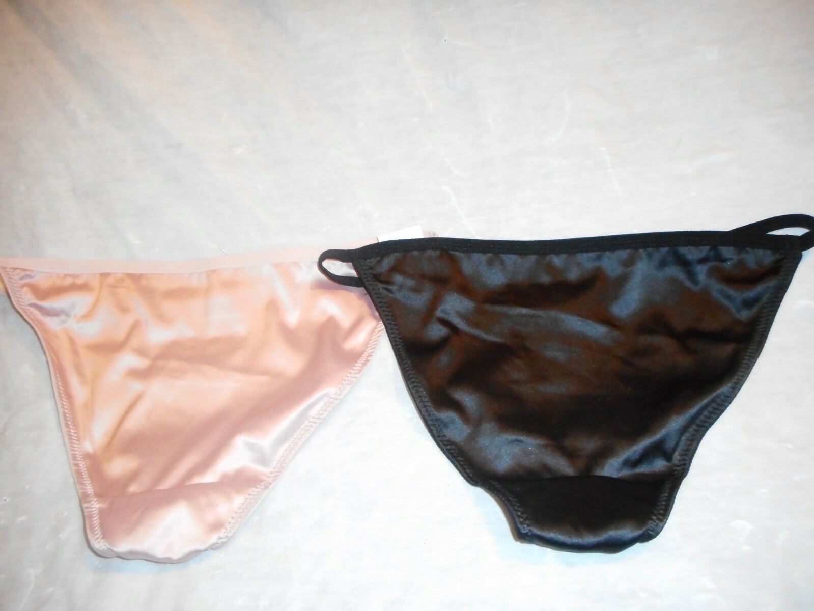 2P/CS BCBGENERATION BLACK AND BEIGE BIKINI PANTY SOLD TOGETHER S,M,,