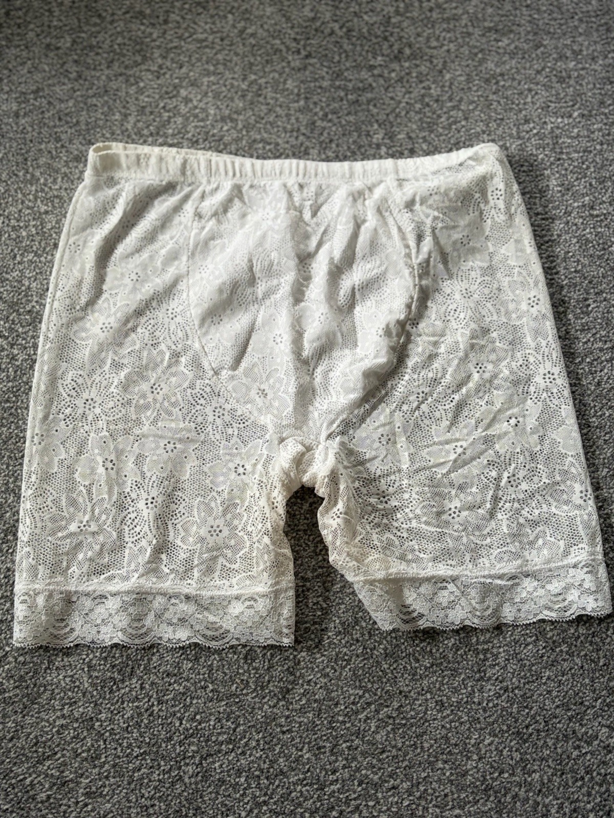 x1 Ladies Lace Anti Chafe Shorts/Briefs Size L (UK 10/12) New Without Tags