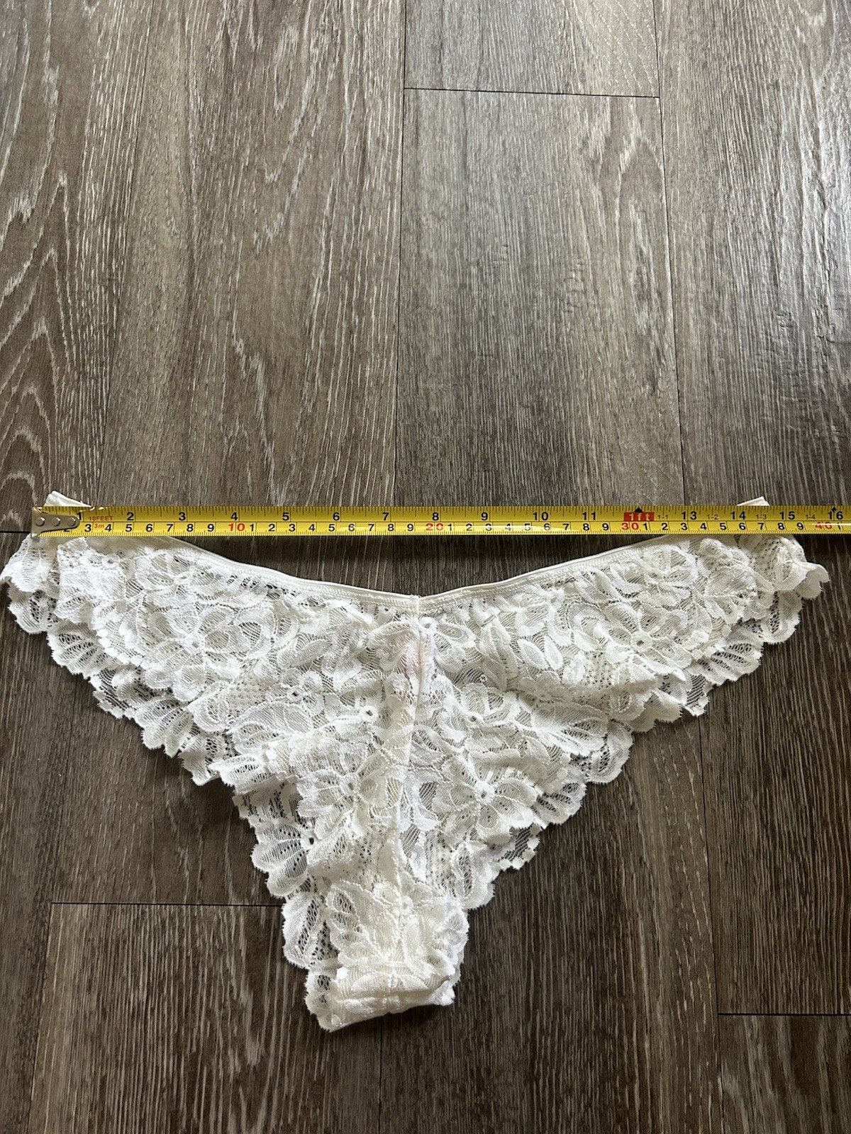 VTG Victoria’s Secret Lace White Thong Panties White Bridal Coquette Sexy 2003