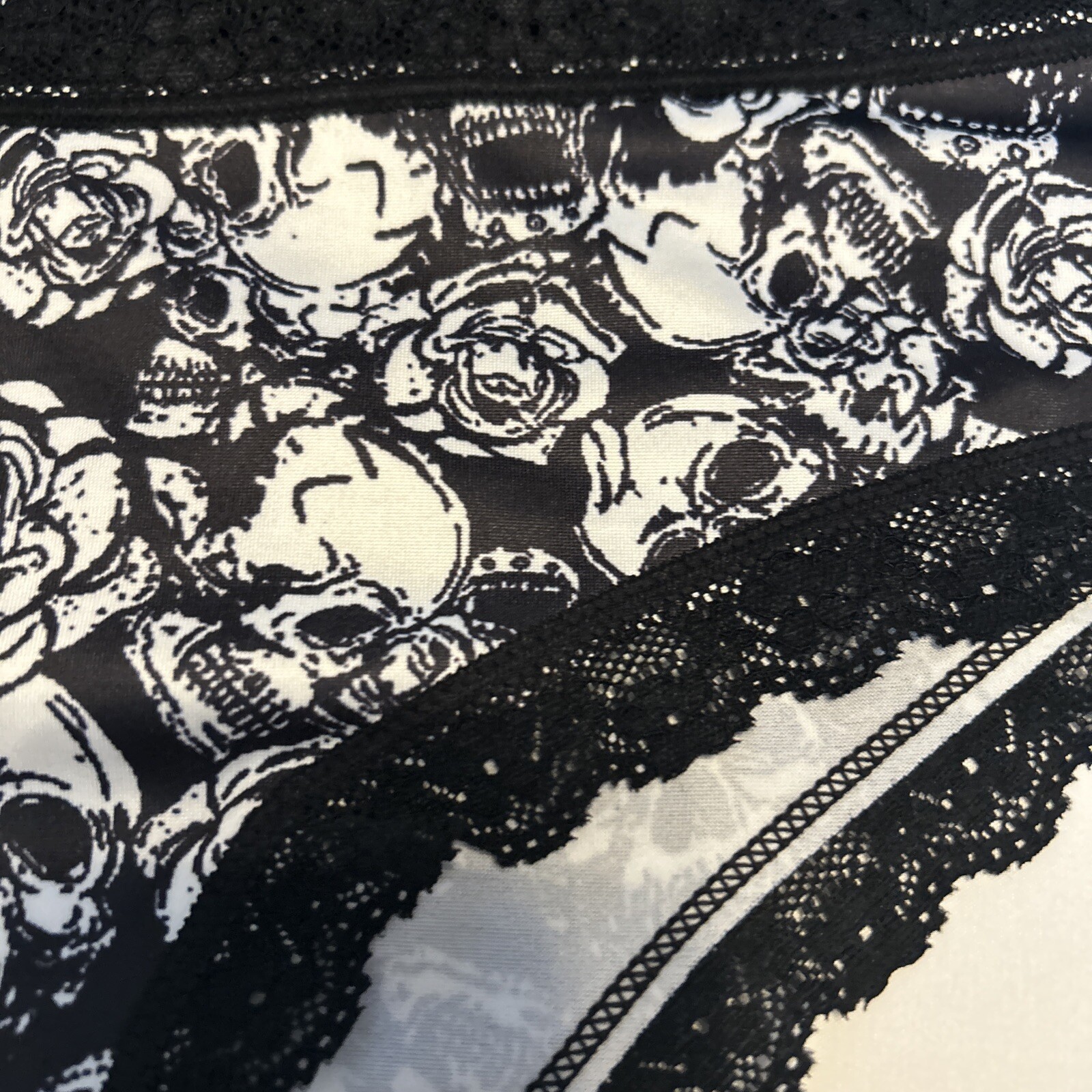 Morvia 3pk lace trim goth Skater Emo panties M Skulls, Mushrooms & Star Planets