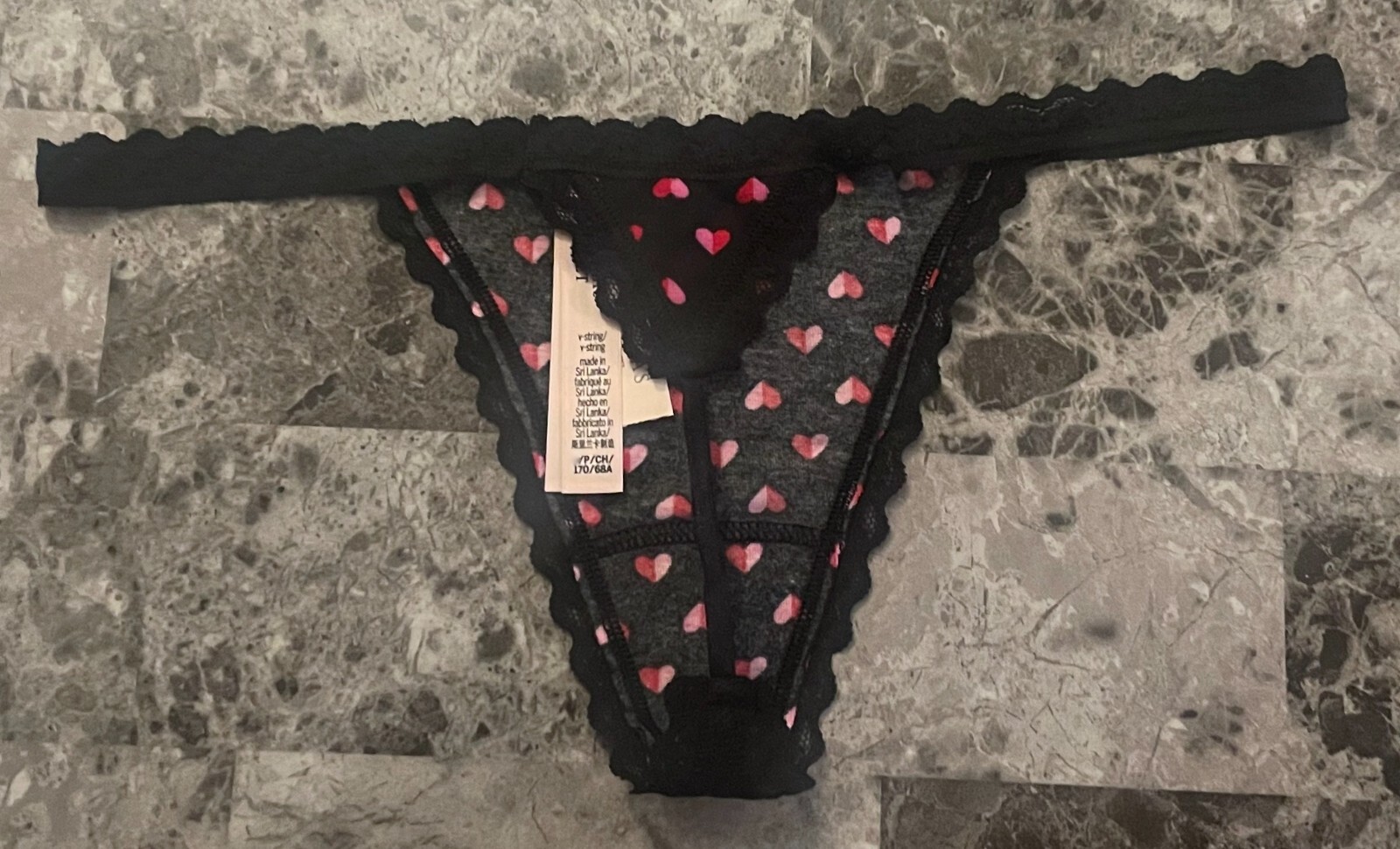 NWT VICTORIA’S SECRET SMALL BLACK PINK RED HEART LACE V STRING THONG PANTIES