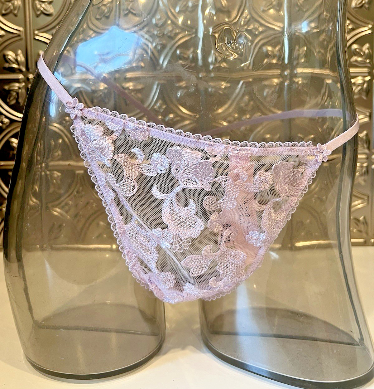 Victoria’s Secret Blossom Embroidery V-STRING Panty Sz XL Delicate Violet NWT$18
