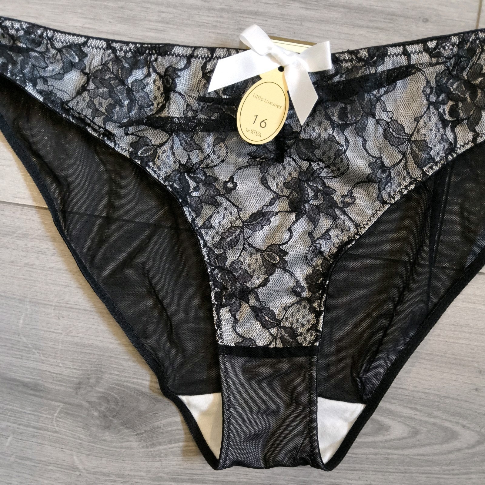 BNWT Vintage La Senza Black & Ivory Pleat Lace Overlay Briefs Size 16