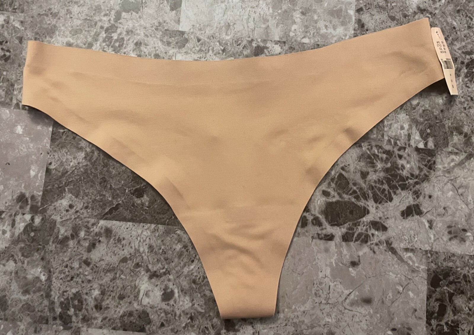 NWT VICTORIA’S SECRET MEDIUM NUDE BEIGE SMOOTH THICK VINTAGE RARE THONG PANTIES