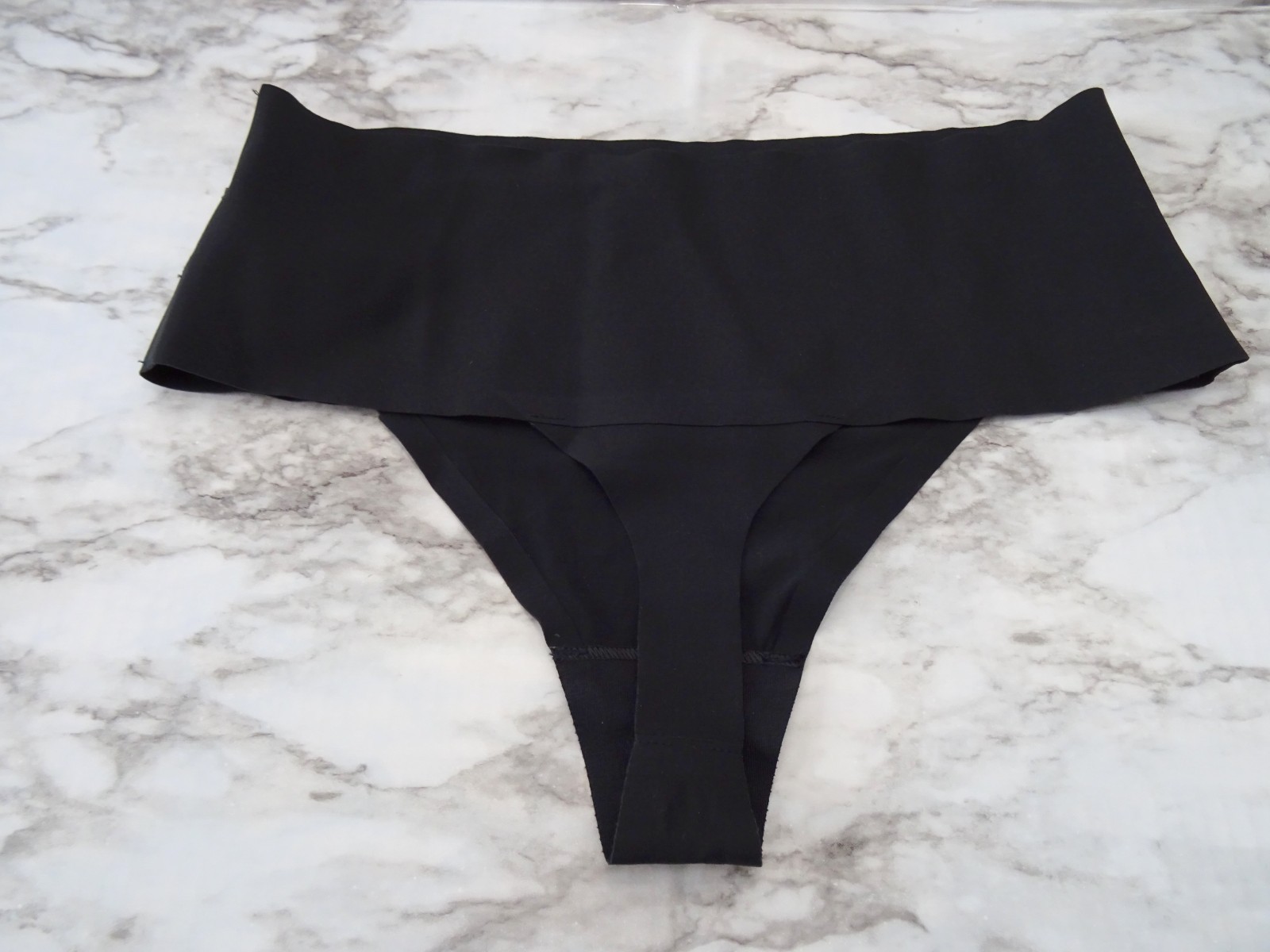 Spanx 0115# Supersmooth Undie Tectable Thong 1-Pack Panties US Size L