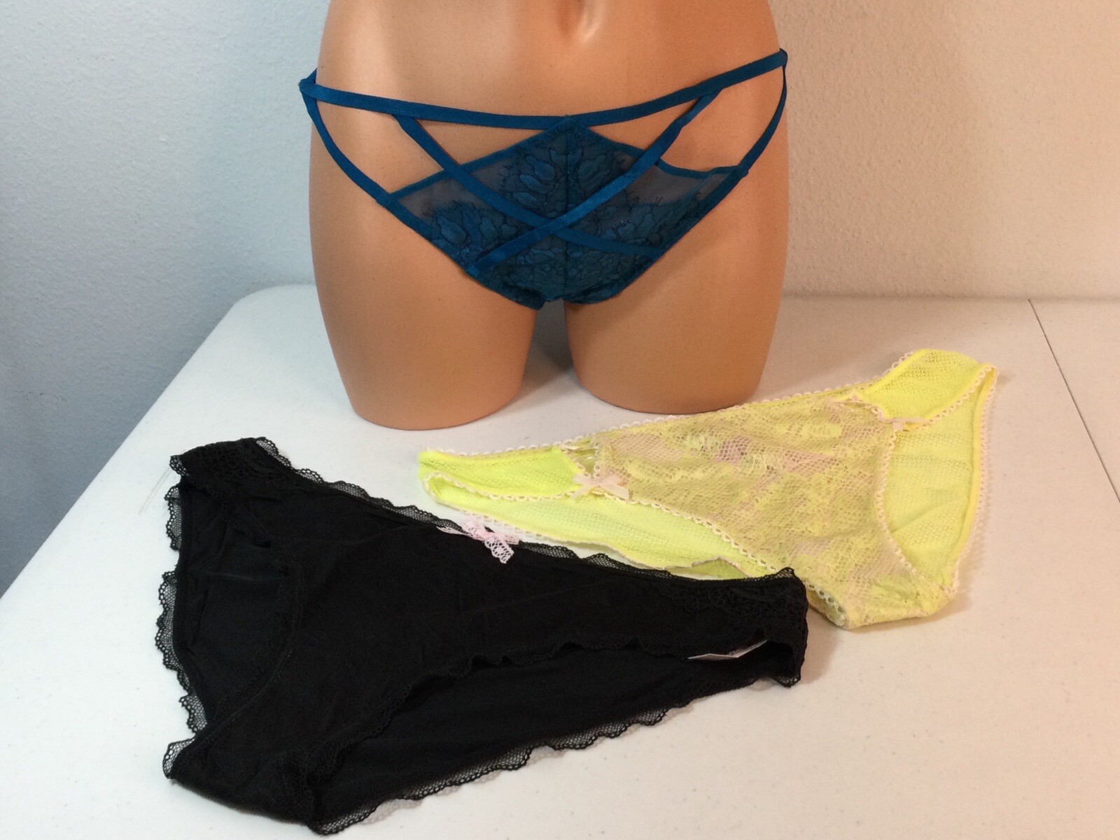 VICTORIA’S SECRET Lot Of THREE Black, Blue, Yellow Cheekini Panties. Size L. NEW