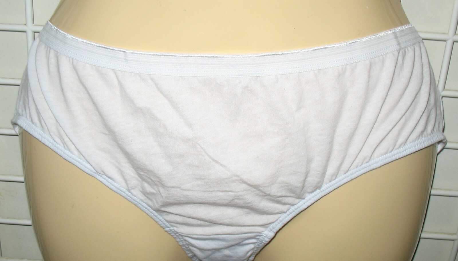 THE BEST FITTING PANTY – RN 52469 – NEW – XL / 8 – WHITE COTTON HIPSTER PANTY