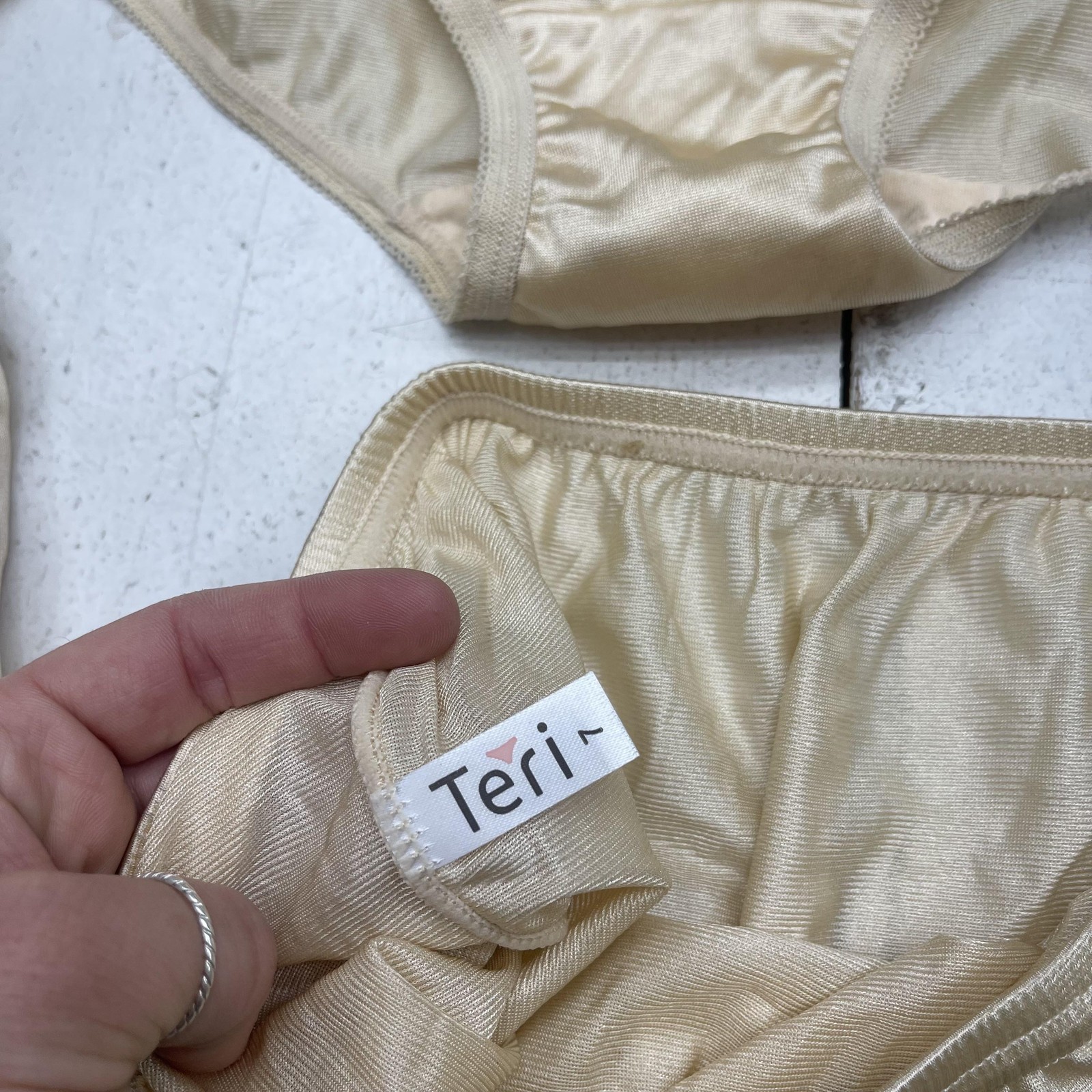 Teri Brief Panties Womens Medium Beige Nylon Satin 4 Pack Lightweight Stretch
