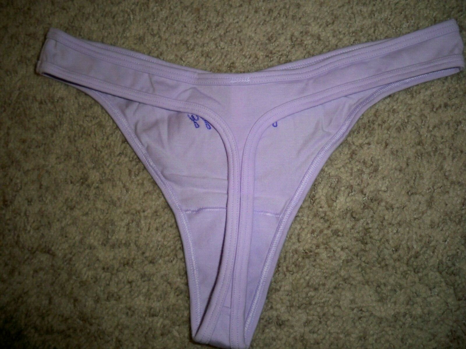 VICTORIAS SECRET THONG LARGE LETS FEELIN LAZY LILAC LAVENDER NEW