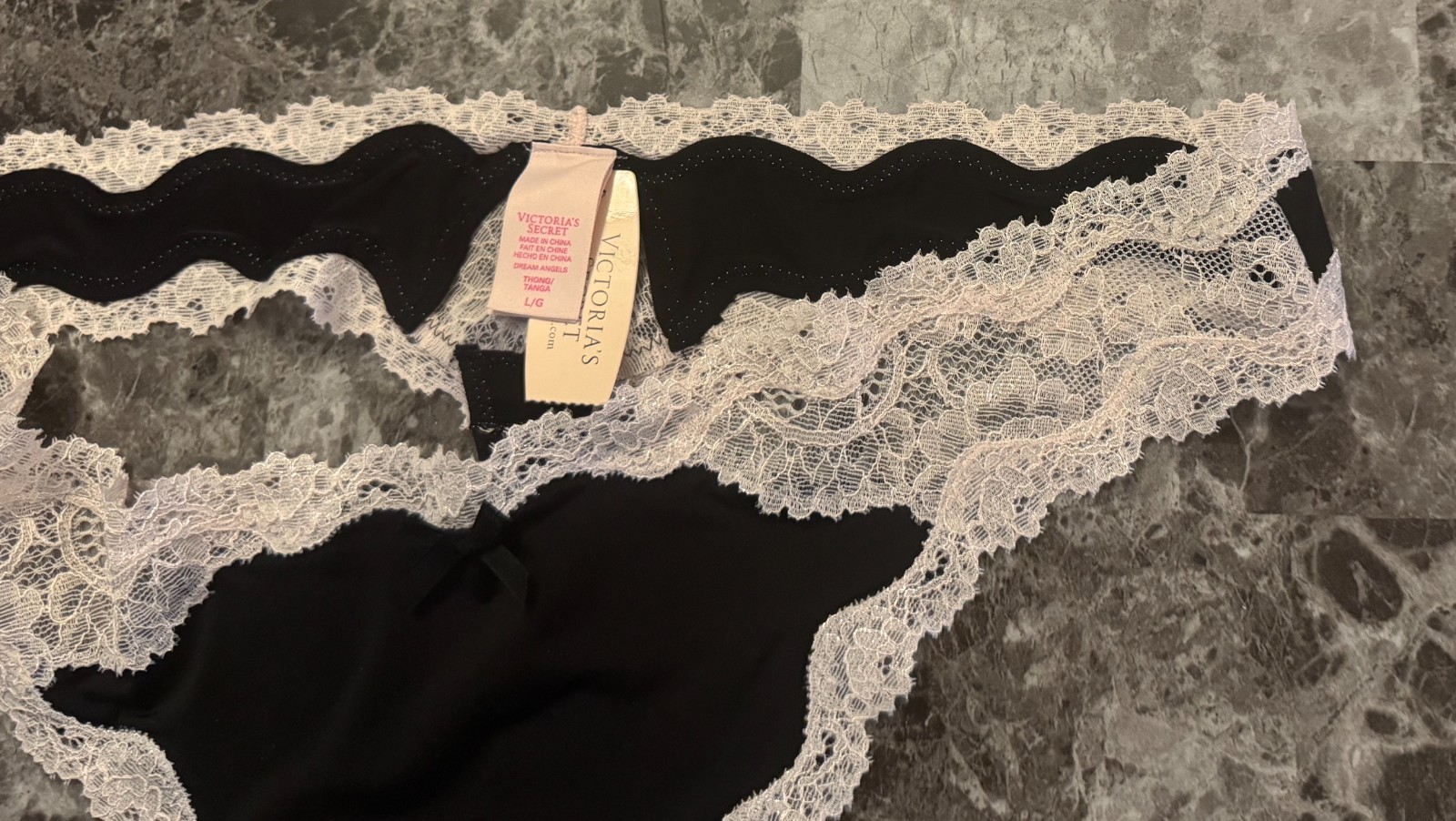NWT VICTORIA’S SECRET DREAM ANGELS LARGE BLACK SMOOTH LACE RARE THONG PANTIES