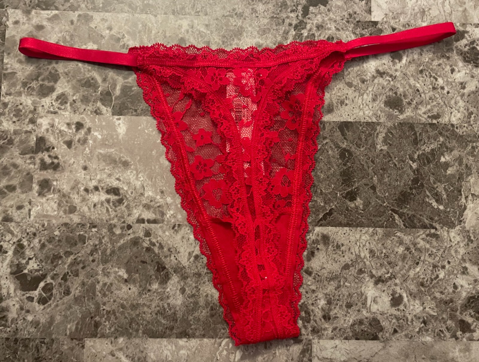NWT VICTORIA’S SECRET RED TINY SEQUIN LACE SIDE STRING STRAP THONG PANTIES
