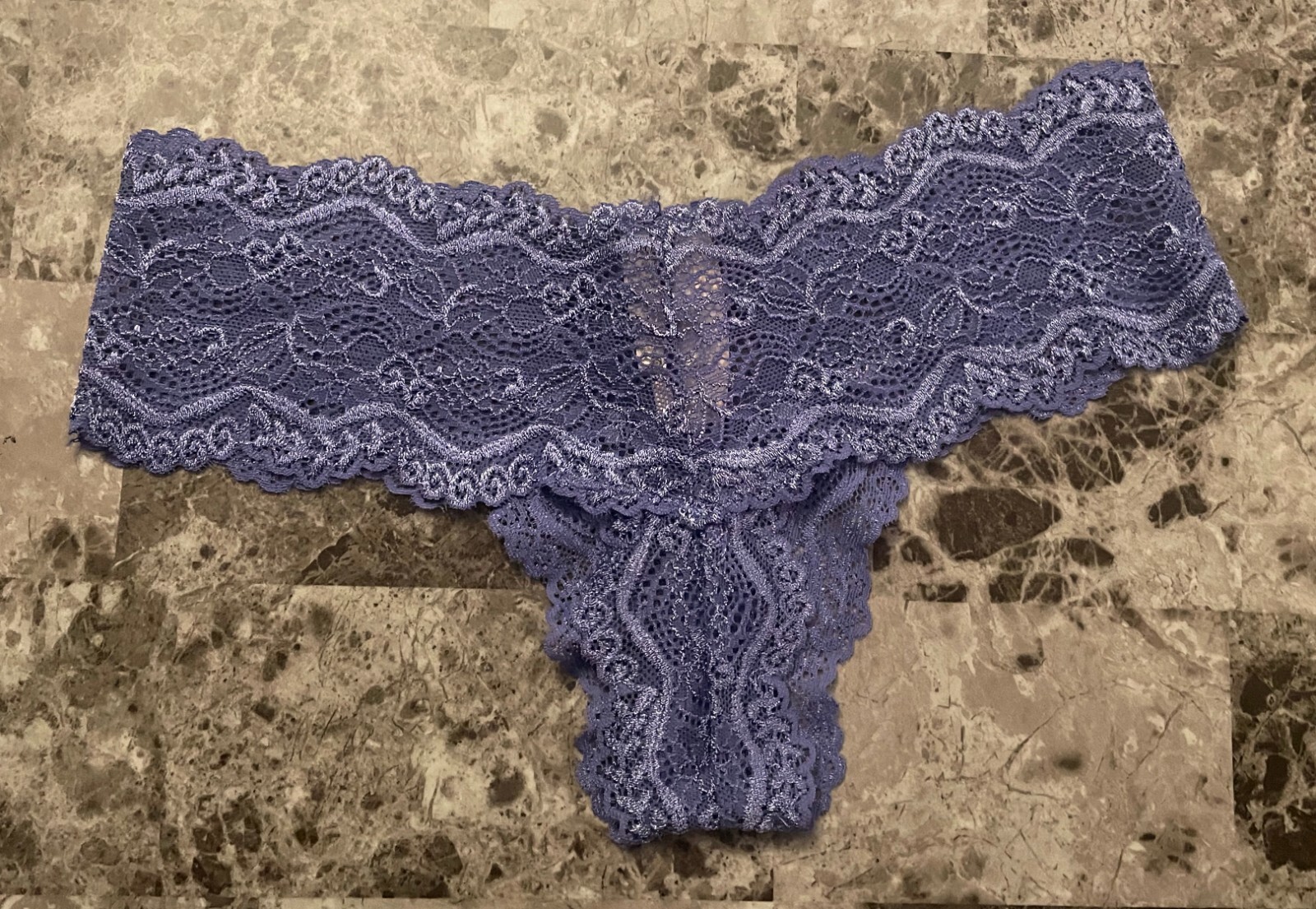 VICTORIA’S SECRET XS PERIWINKLE PURPLE LACE VINTAGE RARE CHEEKY THONG PANTIES