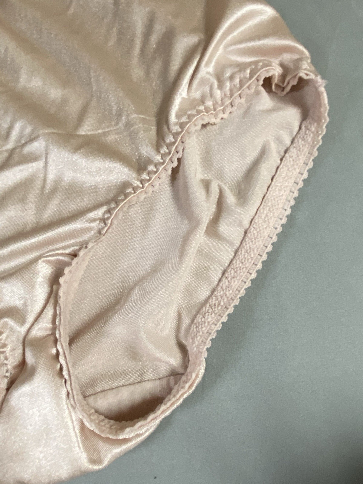 Vanity Fair Undershapers Light Control Satin Nylon Brief Panties Size M