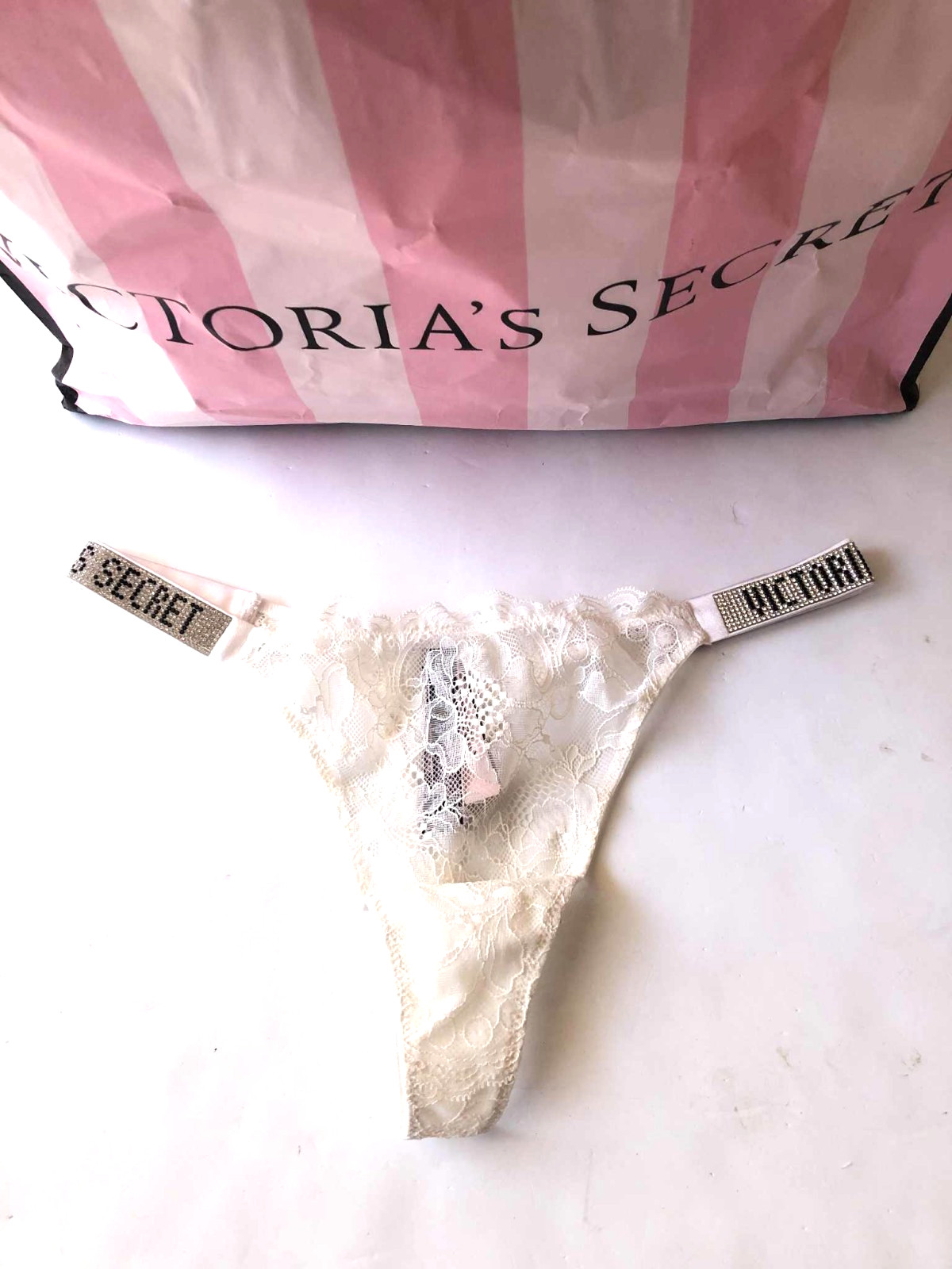 Victoria’s Secret Bombshell Shine Strap Very Sexy Lace Thong Panty White NWT