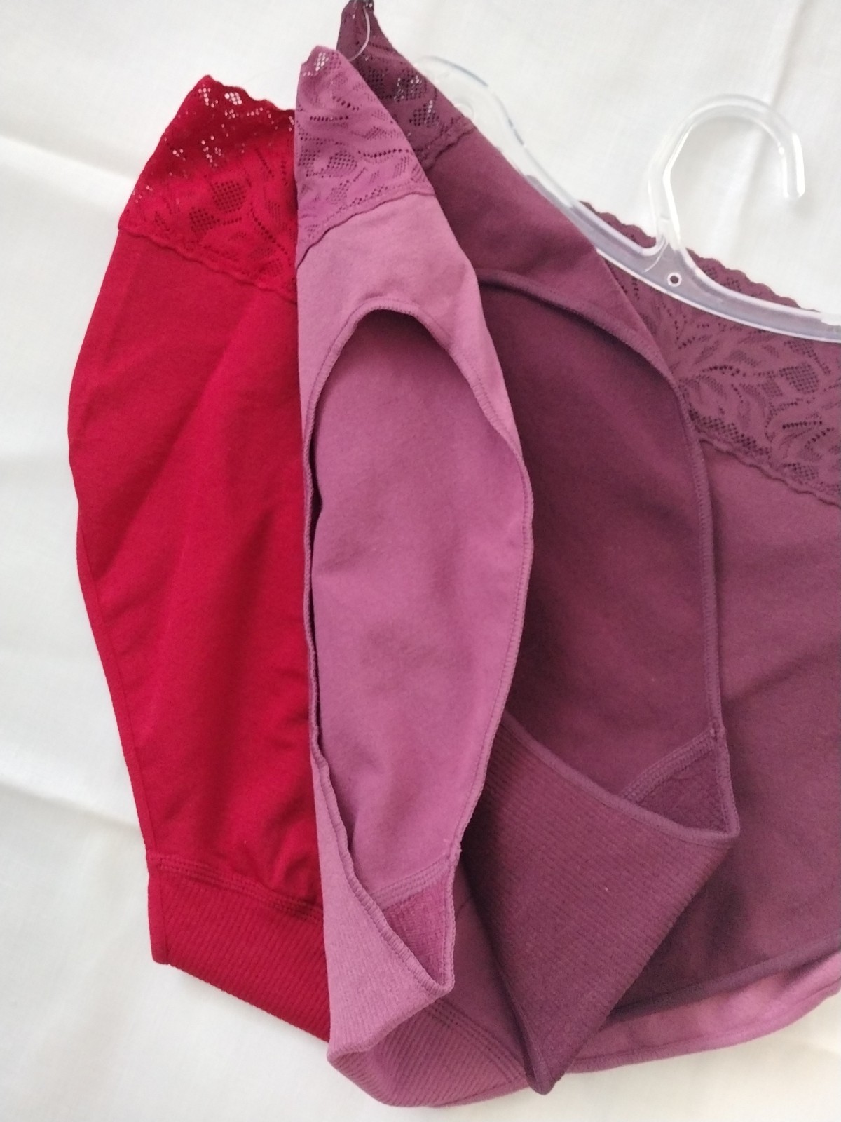 BALI 3 ASSORTED COLORS SIZE M/6 HI-CUTS PANTIES DFMLH3 SEAMLESS COMFORT NEW