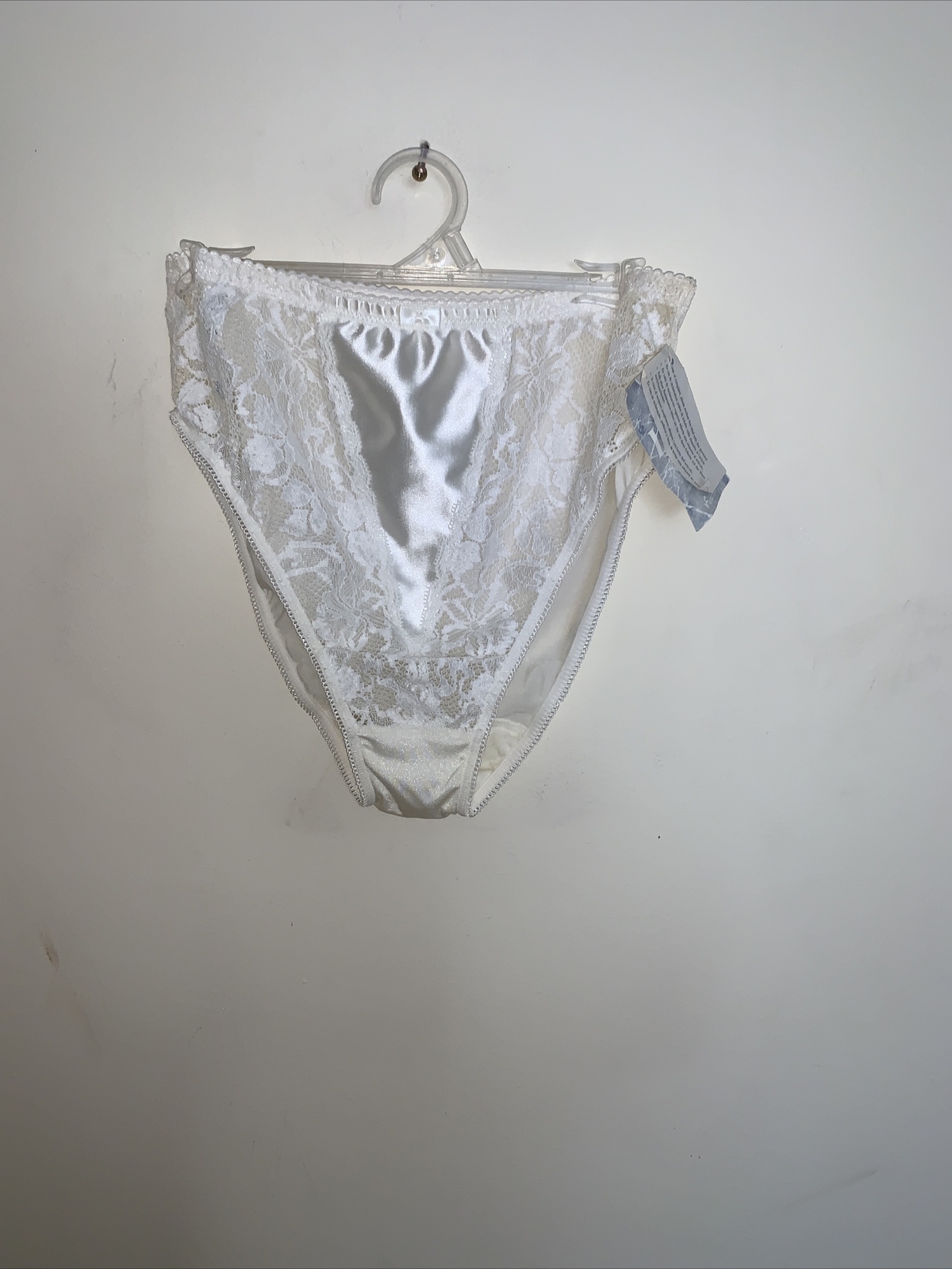 NWT Women’s Lou Support Lace Panties White Color SZ.L Made In France.