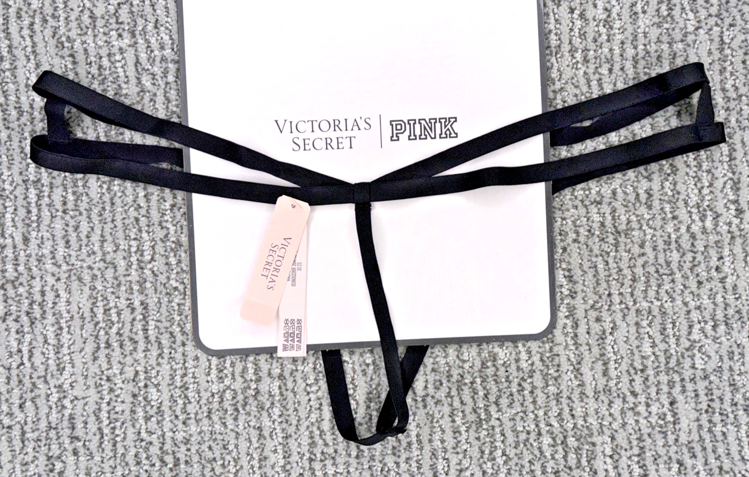 Victoria’s Secret Sexy NWT Medium Black Crotchles Heart Hardware V String Panty