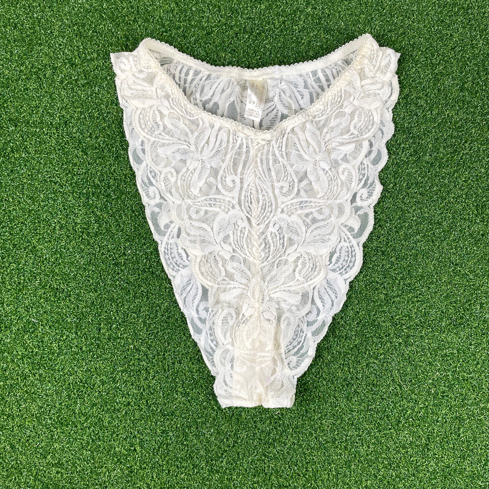 Vintage 90s Victoria’s Secret Ivory Fully Lace High Cut Panty Sz M