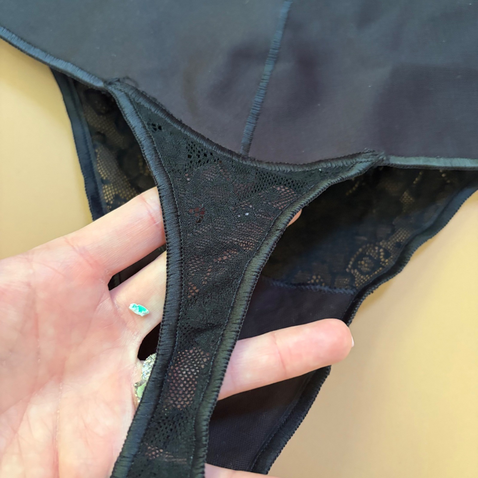 Maidenform Womens Black Shaping Thong High Waist Floral Lace DM0049 Medium NEW