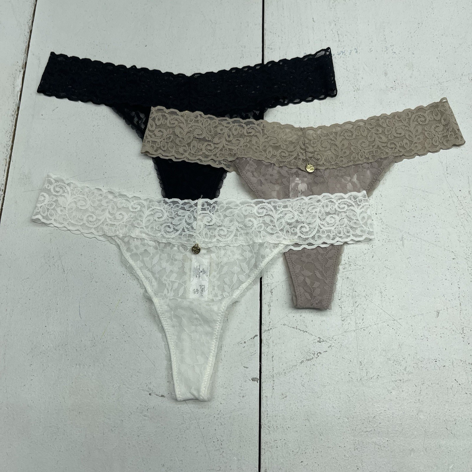 Pearl By Venus 3 Pack All Over Lace Thongs Black Brown White Women’s Size Medium