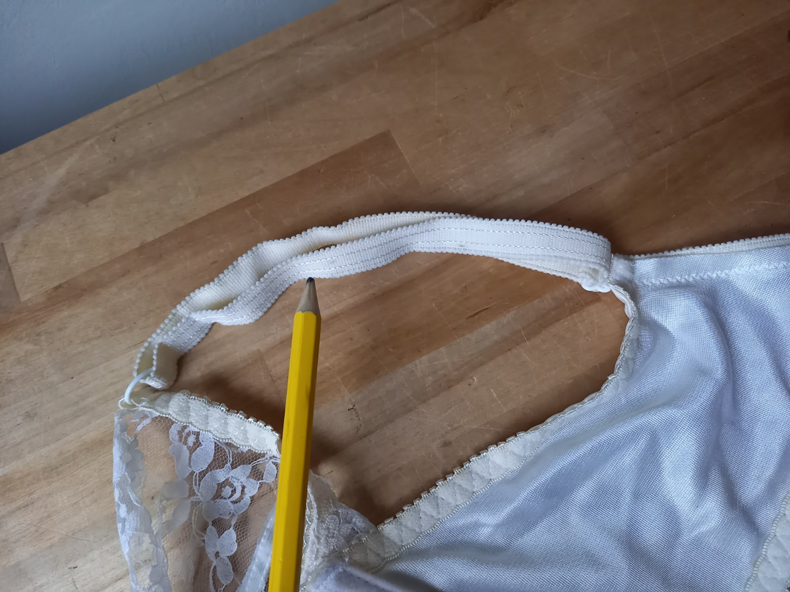 40DD White Bra with Full Lace Cups Underwire Bra 40DD BRAND NEW