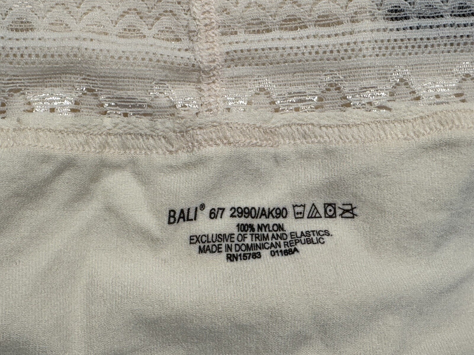 NWT Bali Comfort Revolution Hipster Panties 2990 Size 6/7 3 Pairs